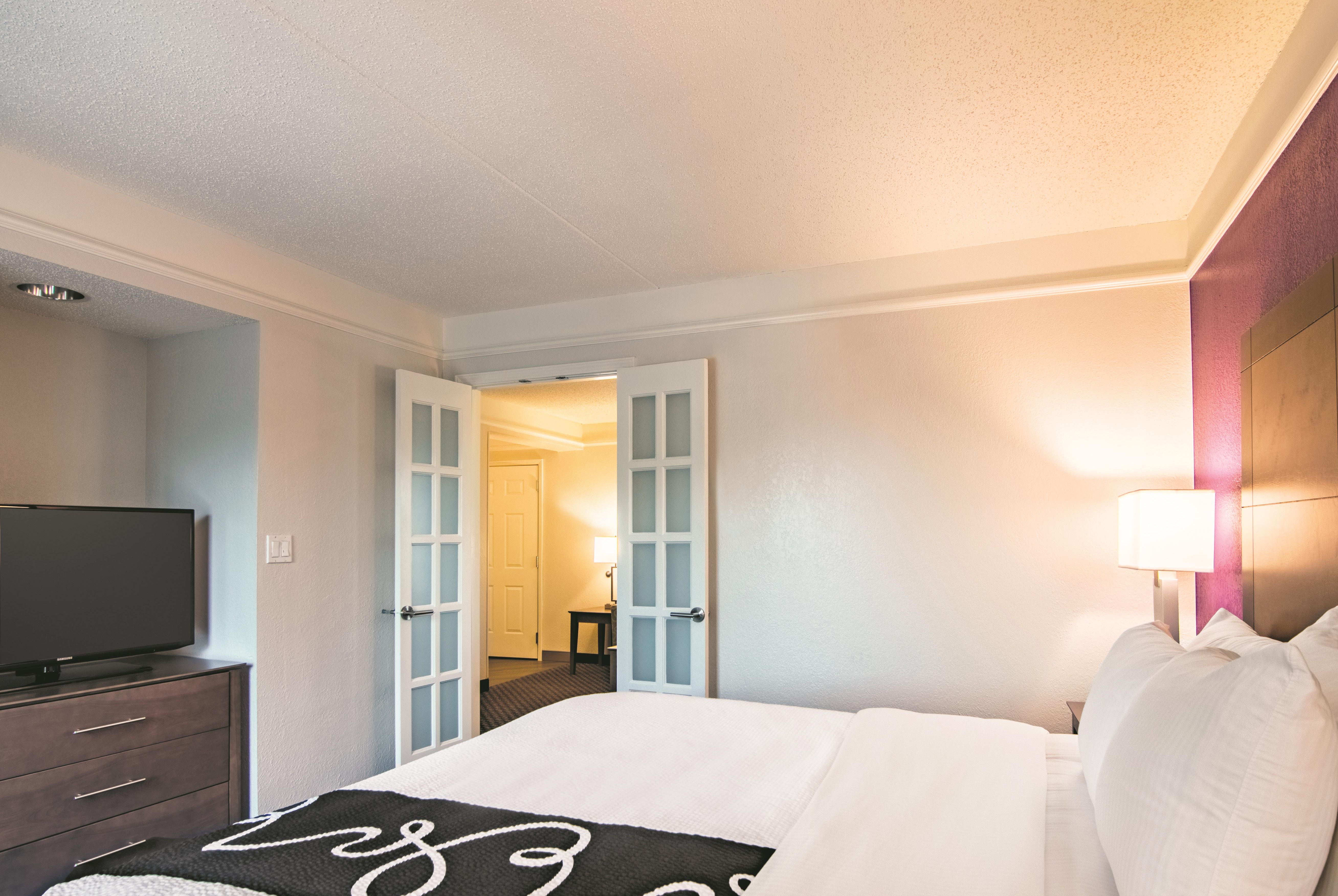 La Quinta Inn & Suites by Wyndham Oklahoma City Norman suite in Norman, Oklahoma