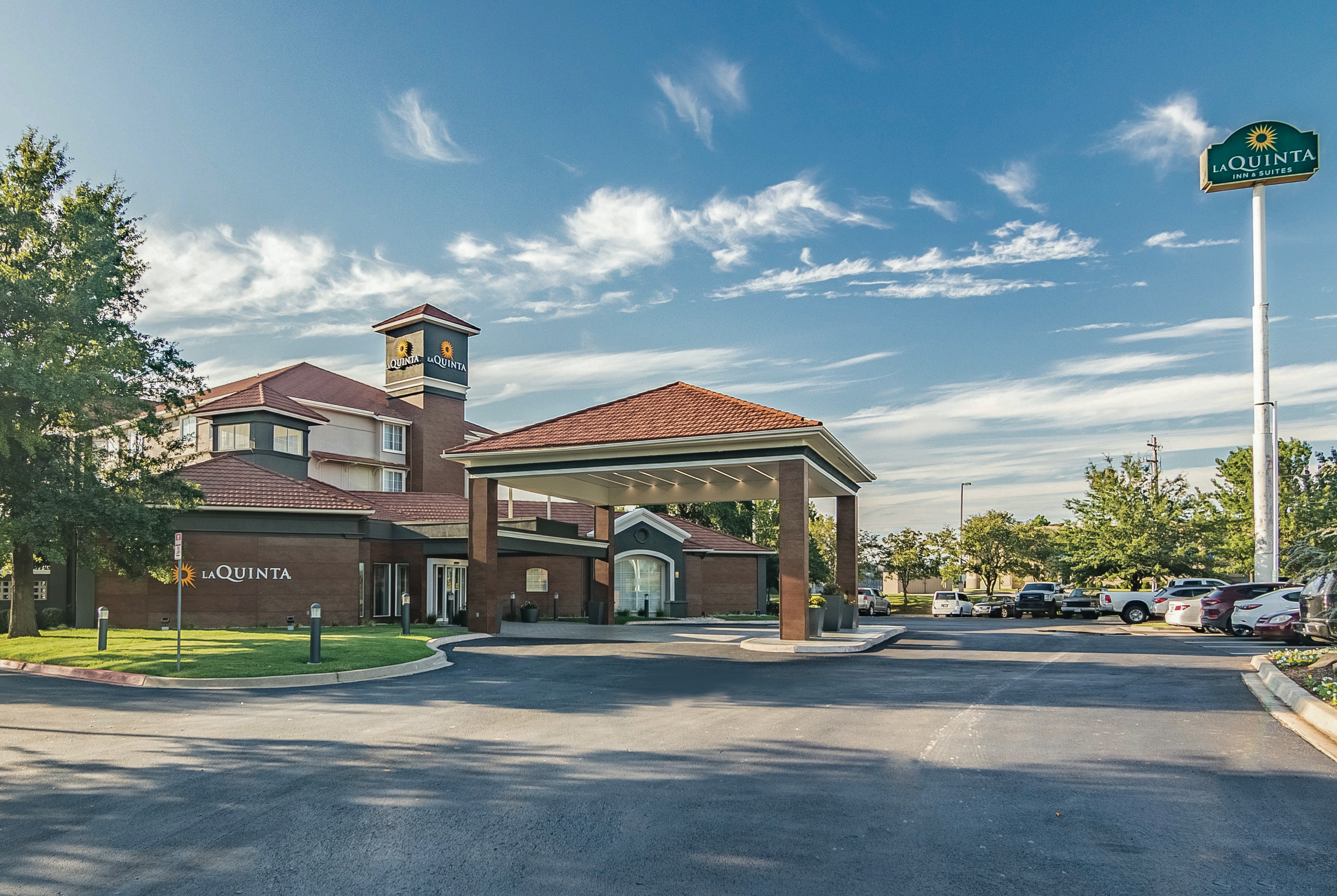 Exterior of La Quinta Inn & Suites by Wyndham Oklahoma City Norman hotel in Norman, Oklahoma