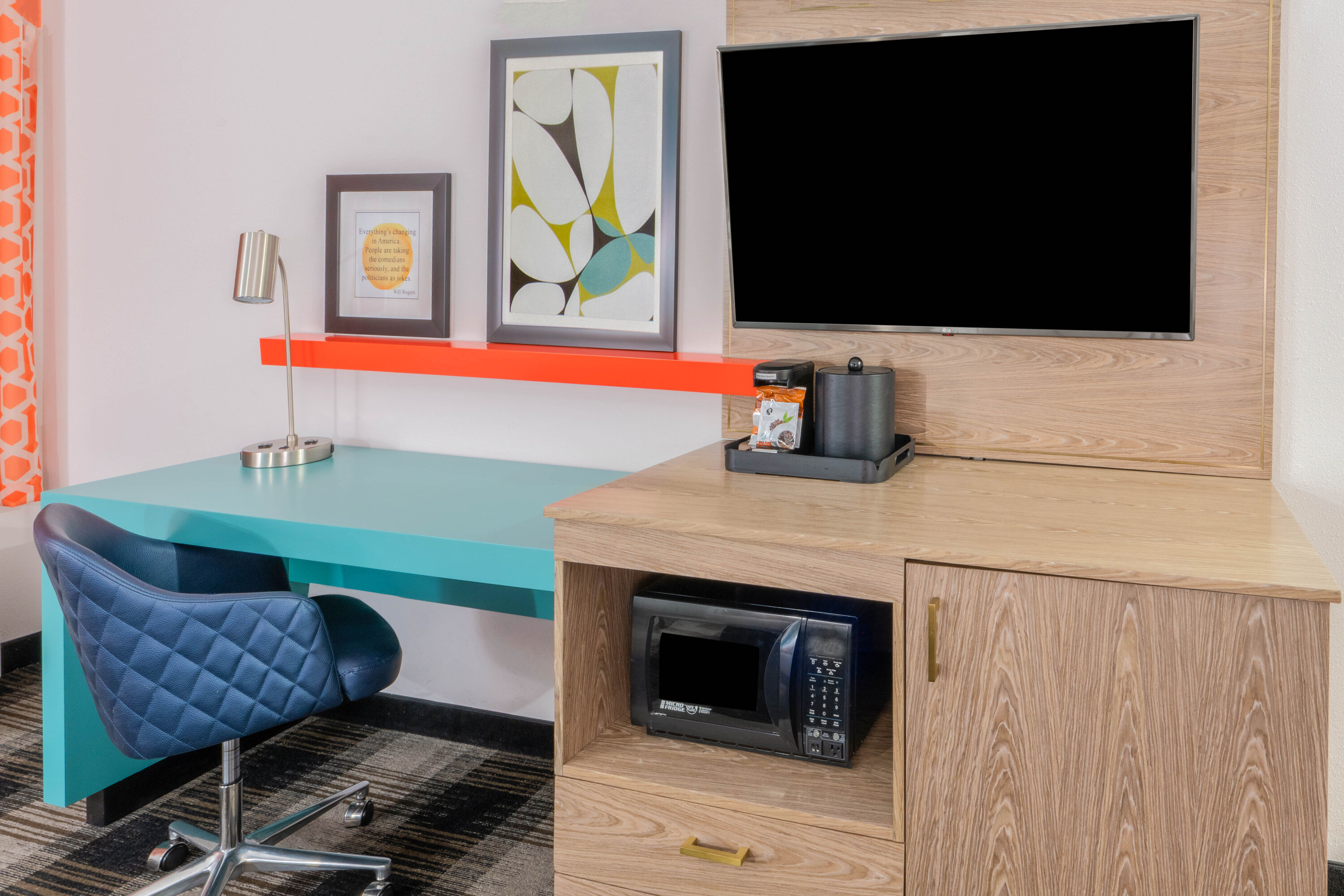 Guest room feature at the La Quinta Inn & Suites by Wyndham Oklahoma City Airport in Oklahoma City, Oklahoma