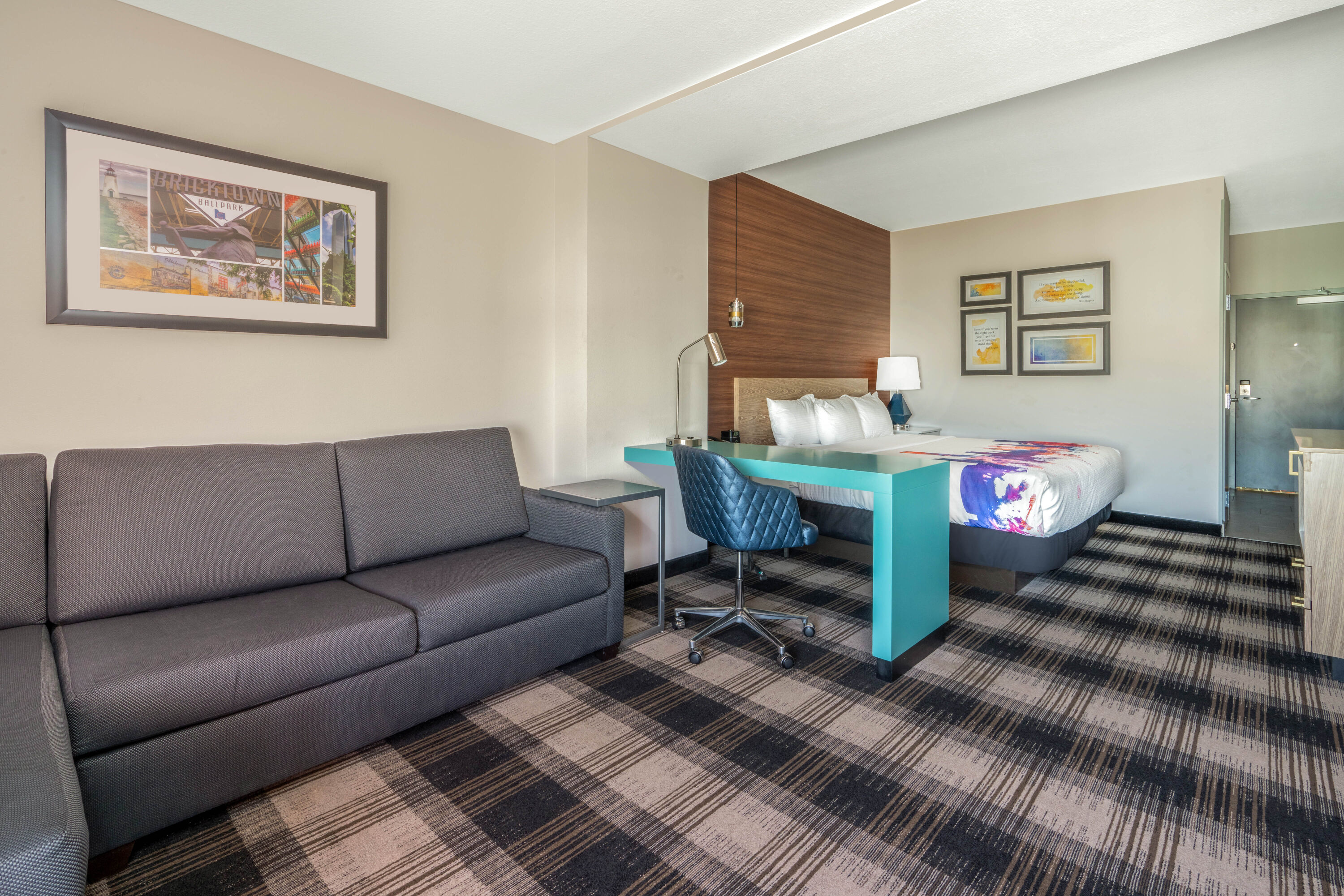 La Quinta Inn & Suites by Wyndham Oklahoma City Airport suite in Oklahoma City, Oklahoma