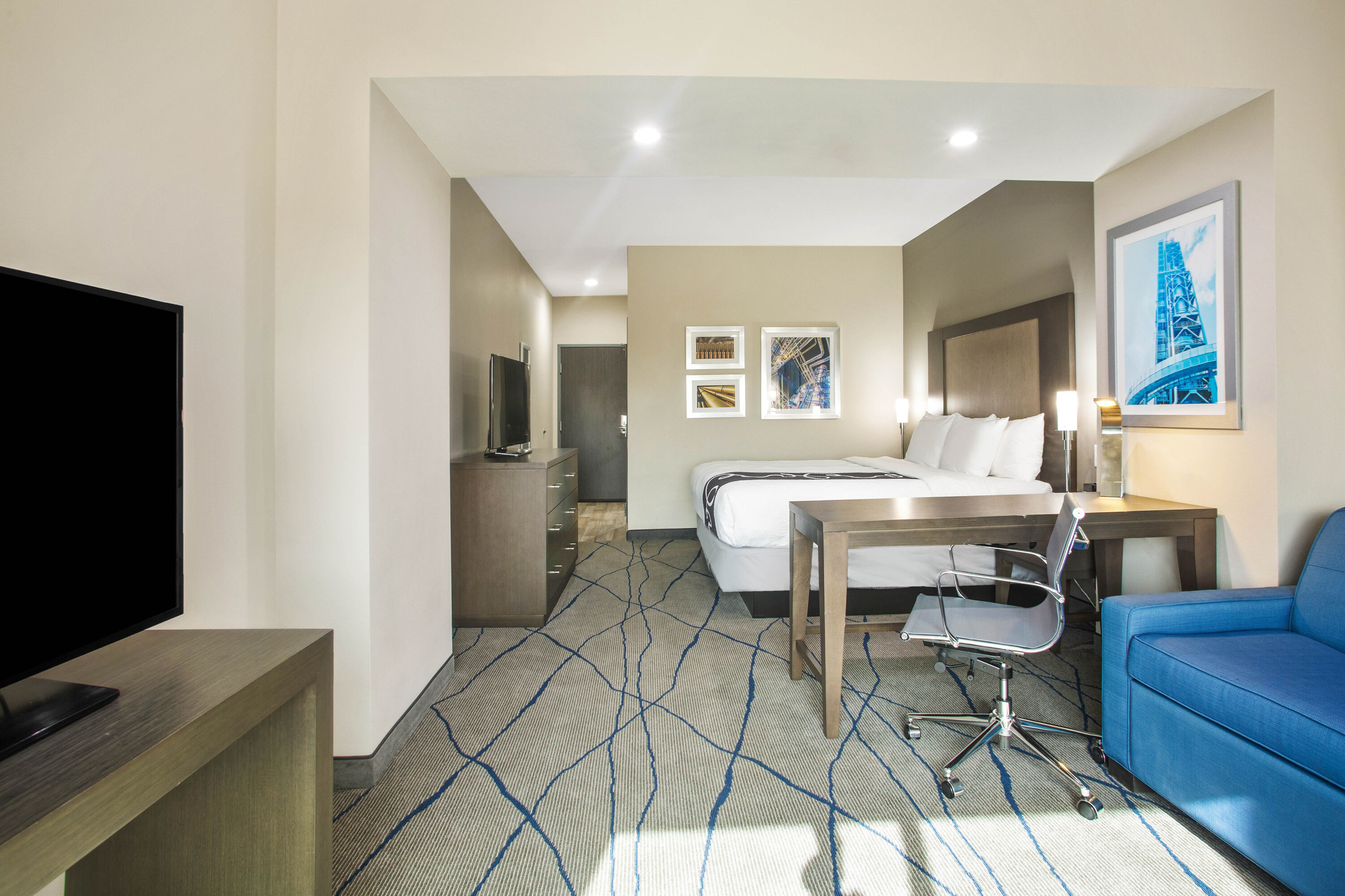 Guest room at the La Quinta Inn & Suites by Wyndham Ponca City in Ponca City, Oklahoma