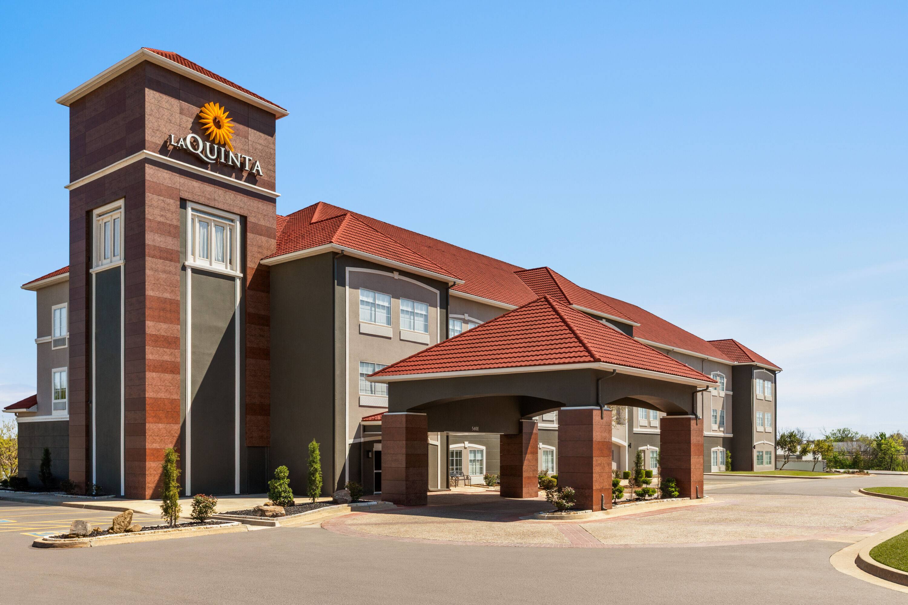 La Quinta Inn Suites By Wyndham Shawnee Shawnee Ok Hotels