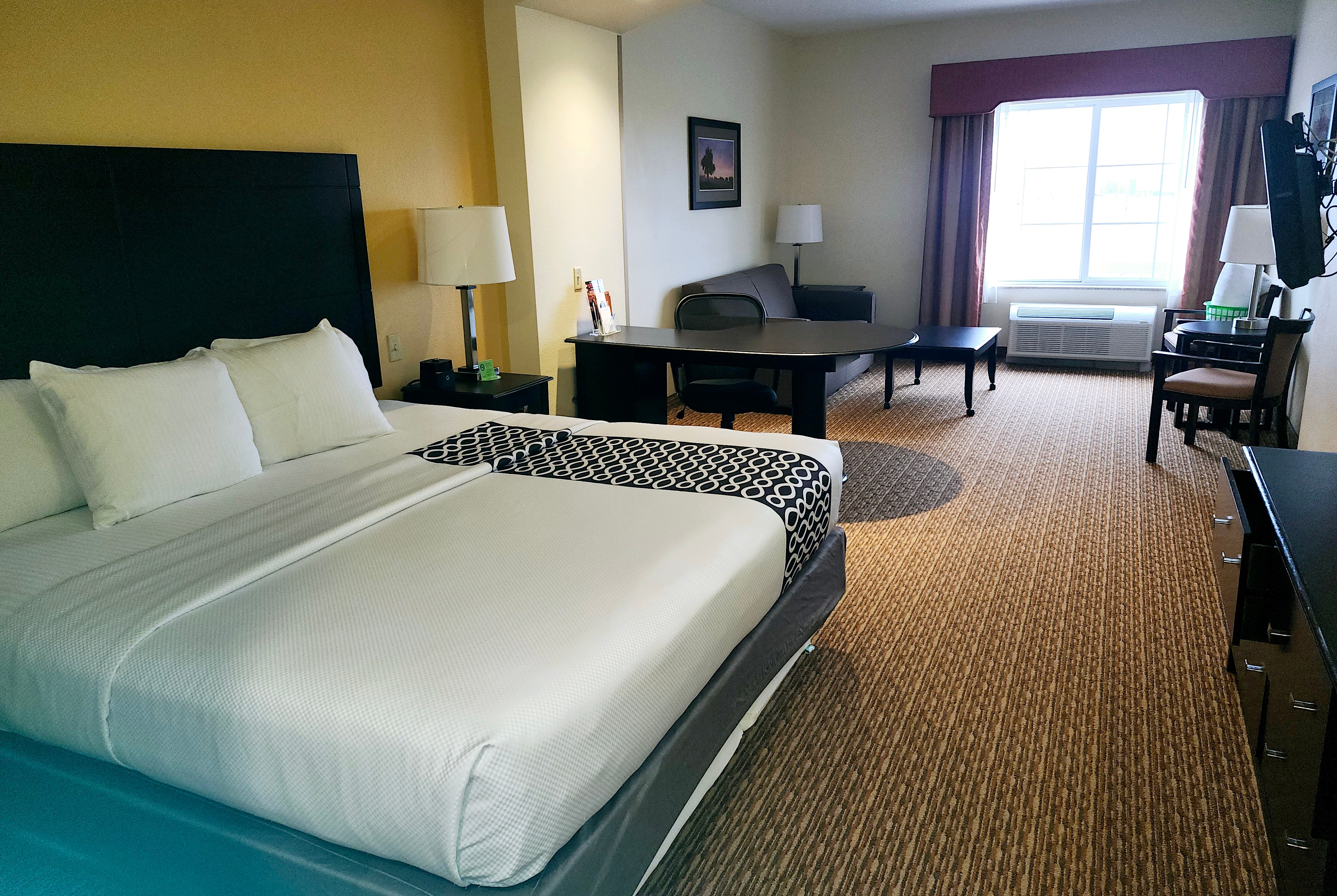 La Quinta Inn & Suites by Wyndham Stillwater-University Area suite in Stillwater, Oklahoma