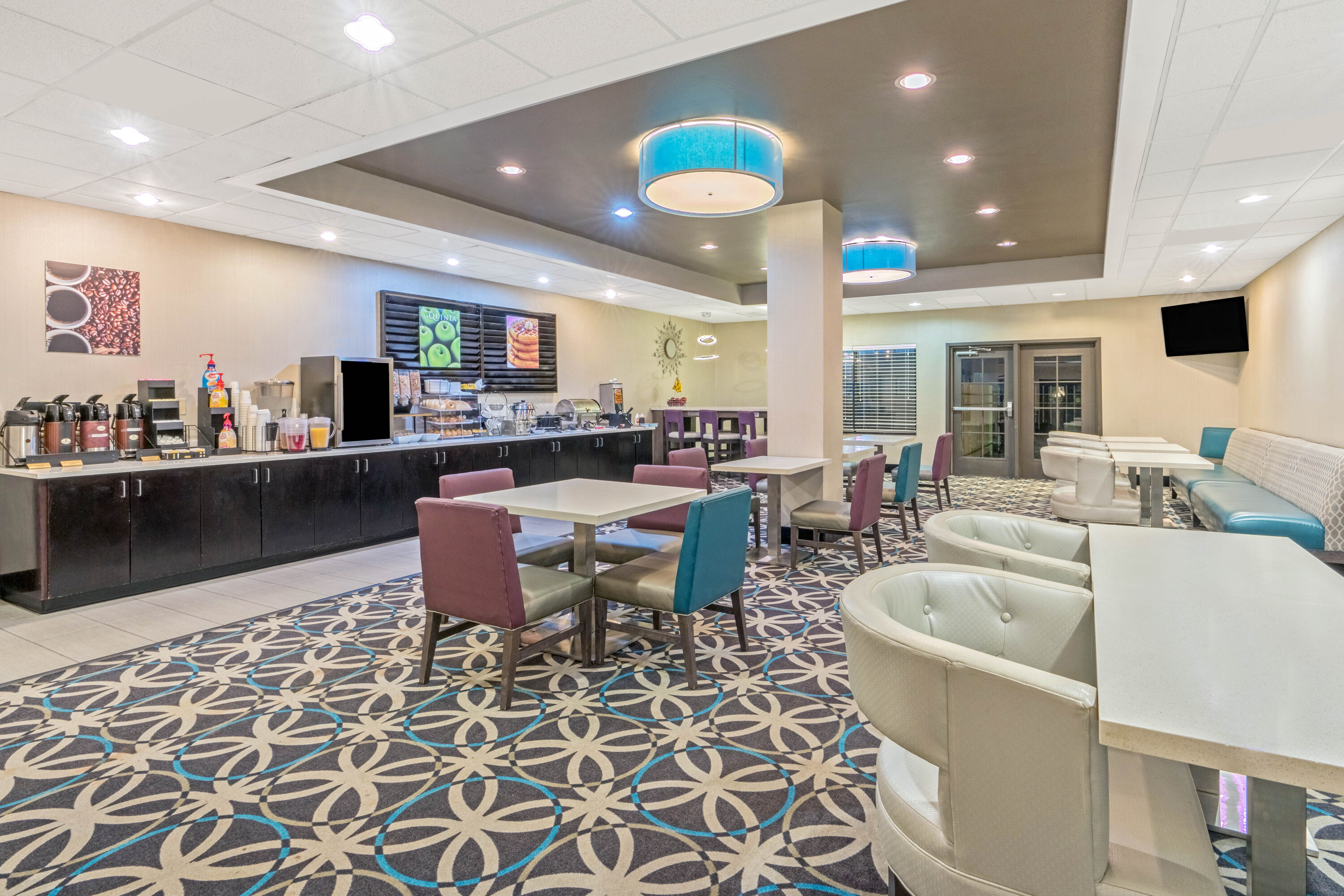 Free breakfast at La Quinta Inn & Suites by Wyndham Oklahoma City -Yukon in Yukon, Oklahoma
