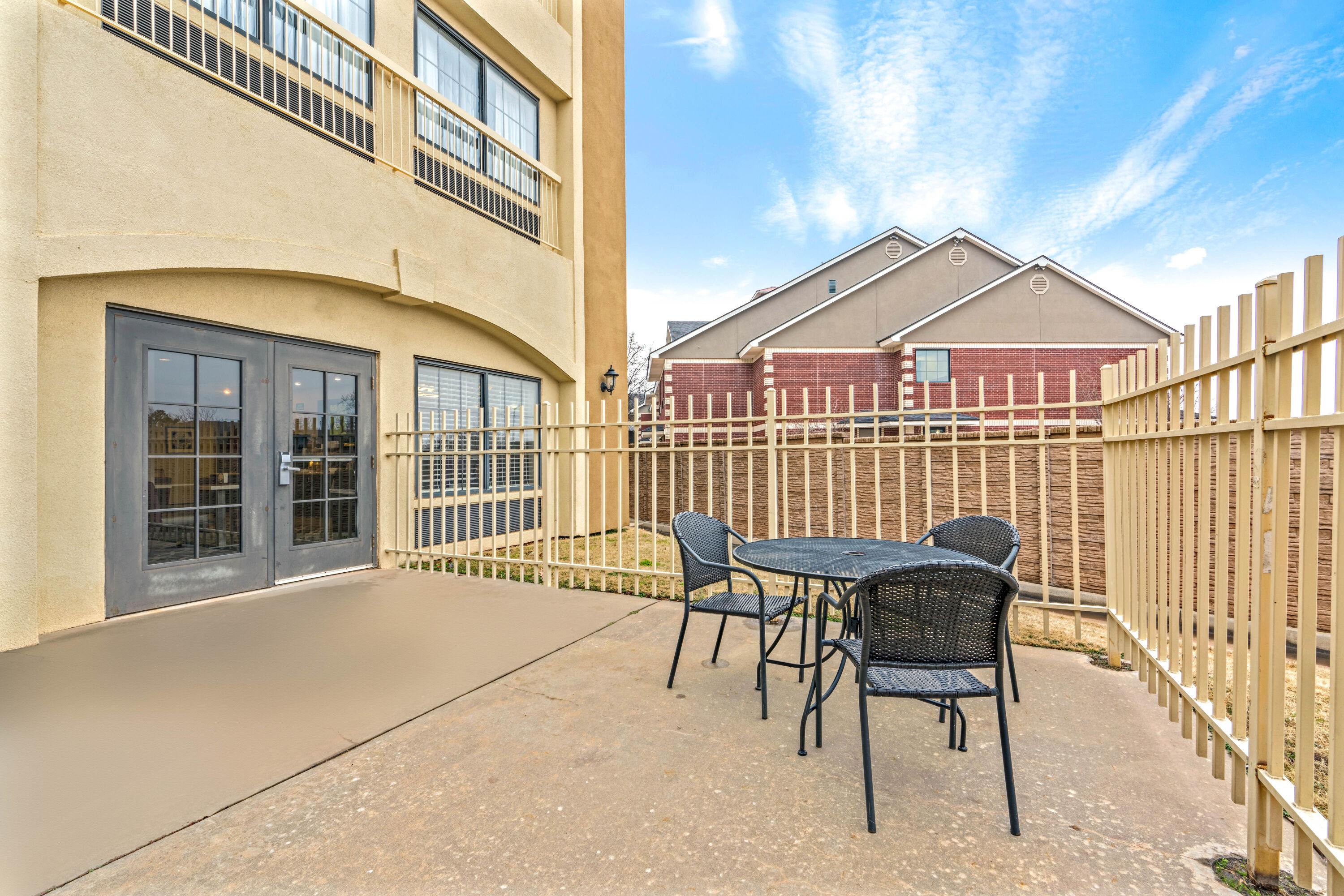 Courtyard at La Quinta Inn & Suites by Wyndham Oklahoma City -Yukon in Yukon, Oklahoma