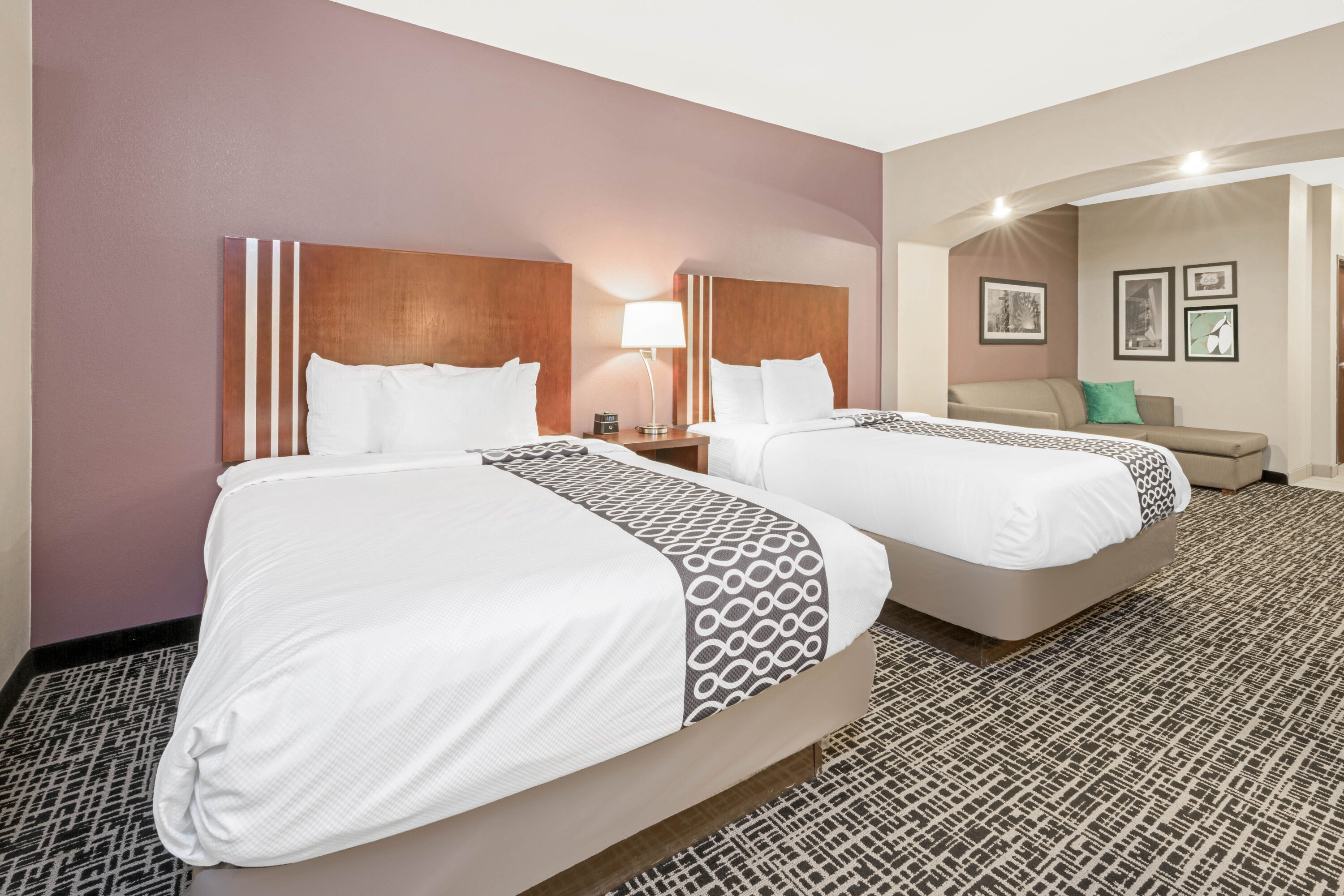 La Quinta Inn & Suites by Wyndham Oklahoma City -Yukon suite in Yukon, Oklahoma