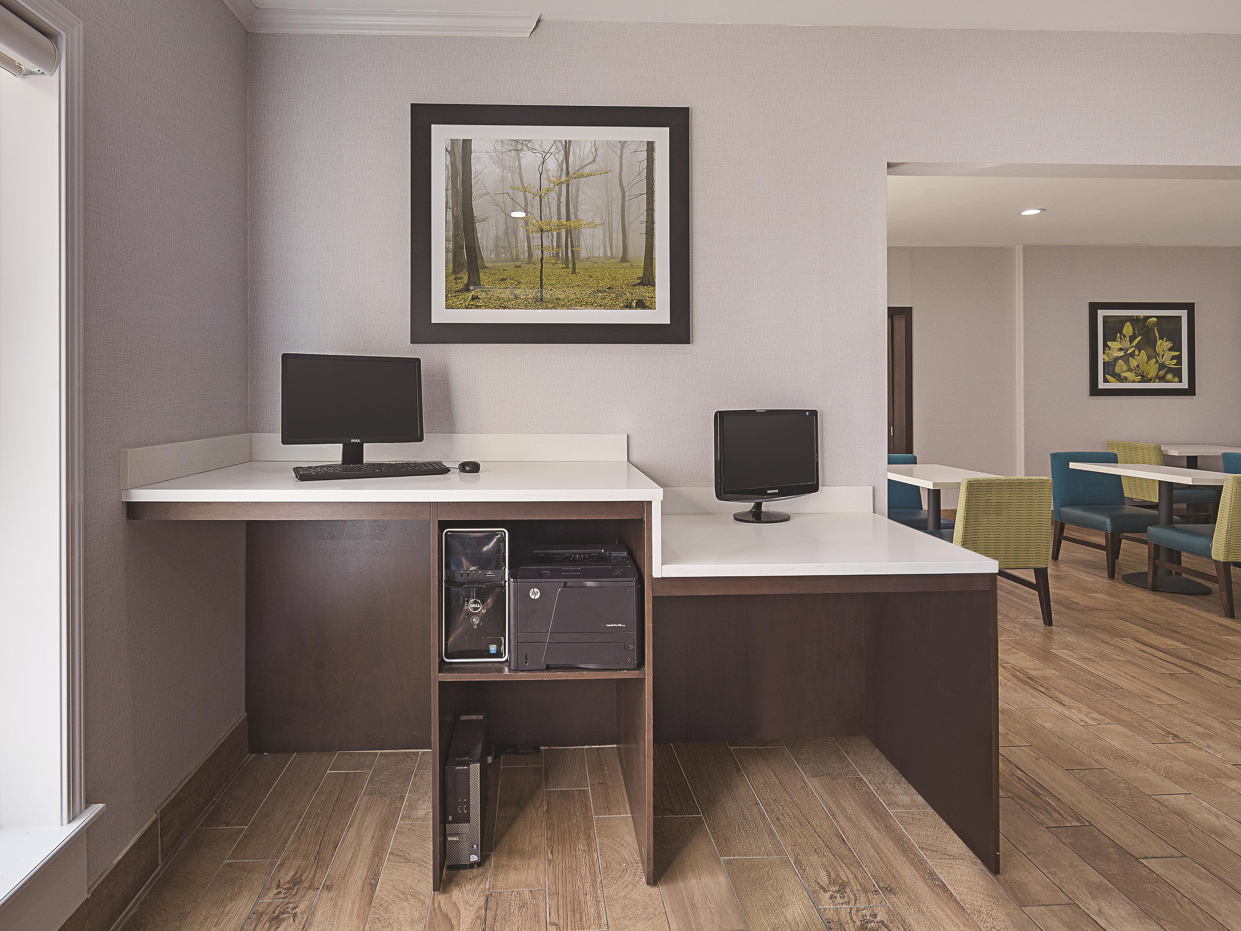 La Quinta Inn & Suites by Wyndham Central Point - Medford business center in Central Point, Oregon