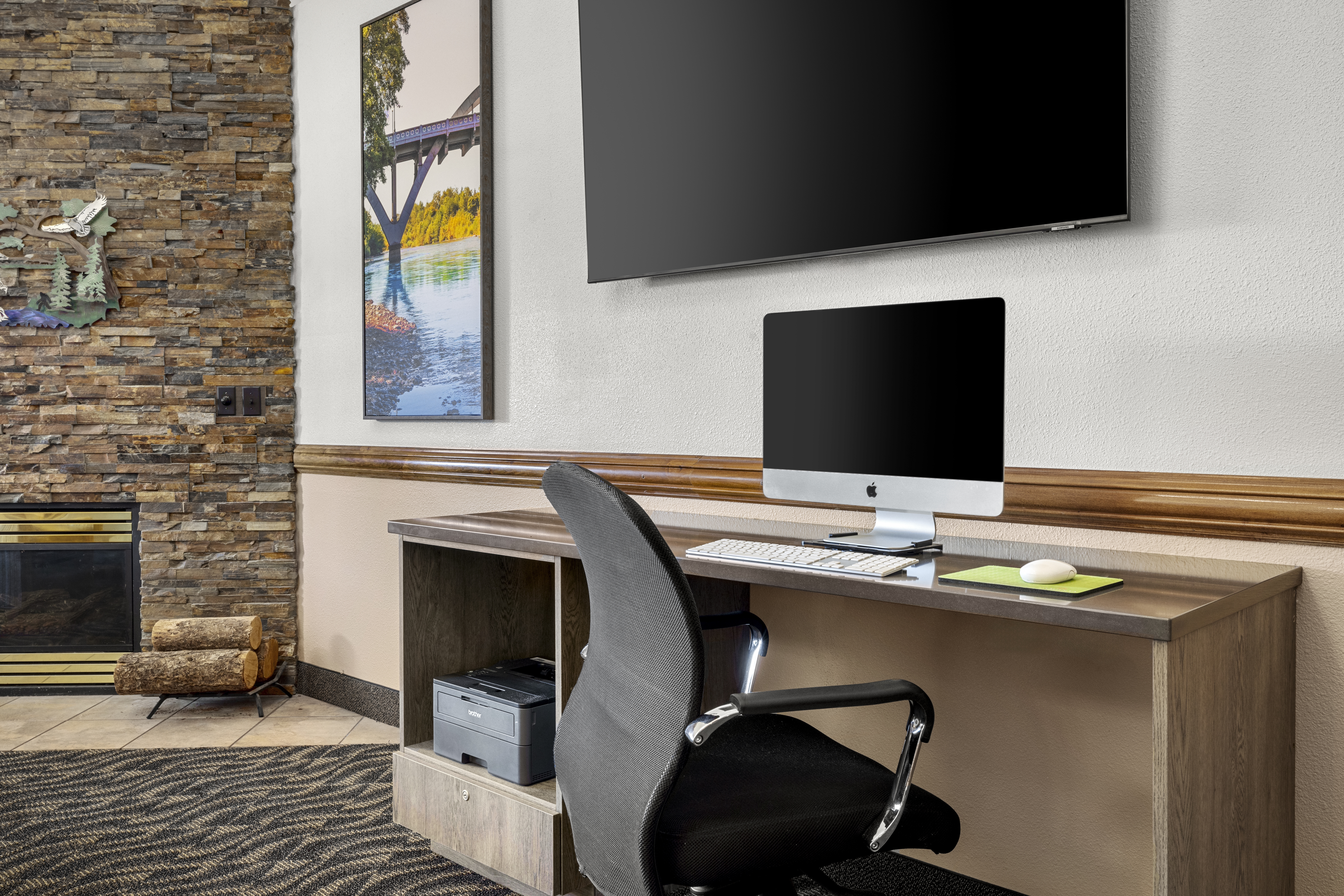 La Quinta Inn & Suites by Wyndham Grants Pass business center in Grants Pass, Oregon