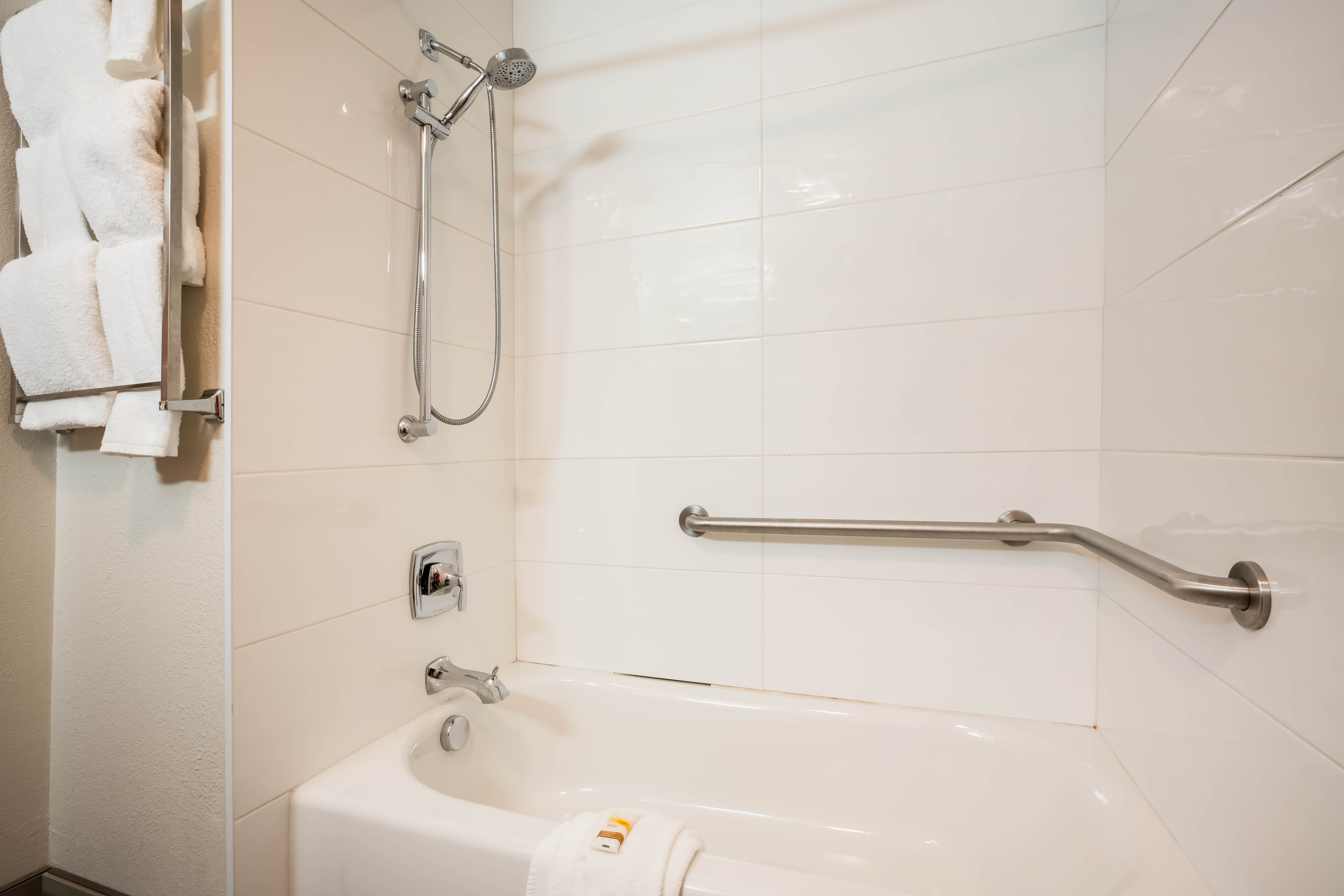 Guest room at the La Quinta Inn & Suites by Wyndham Grants Pass in Grants Pass, Oregon