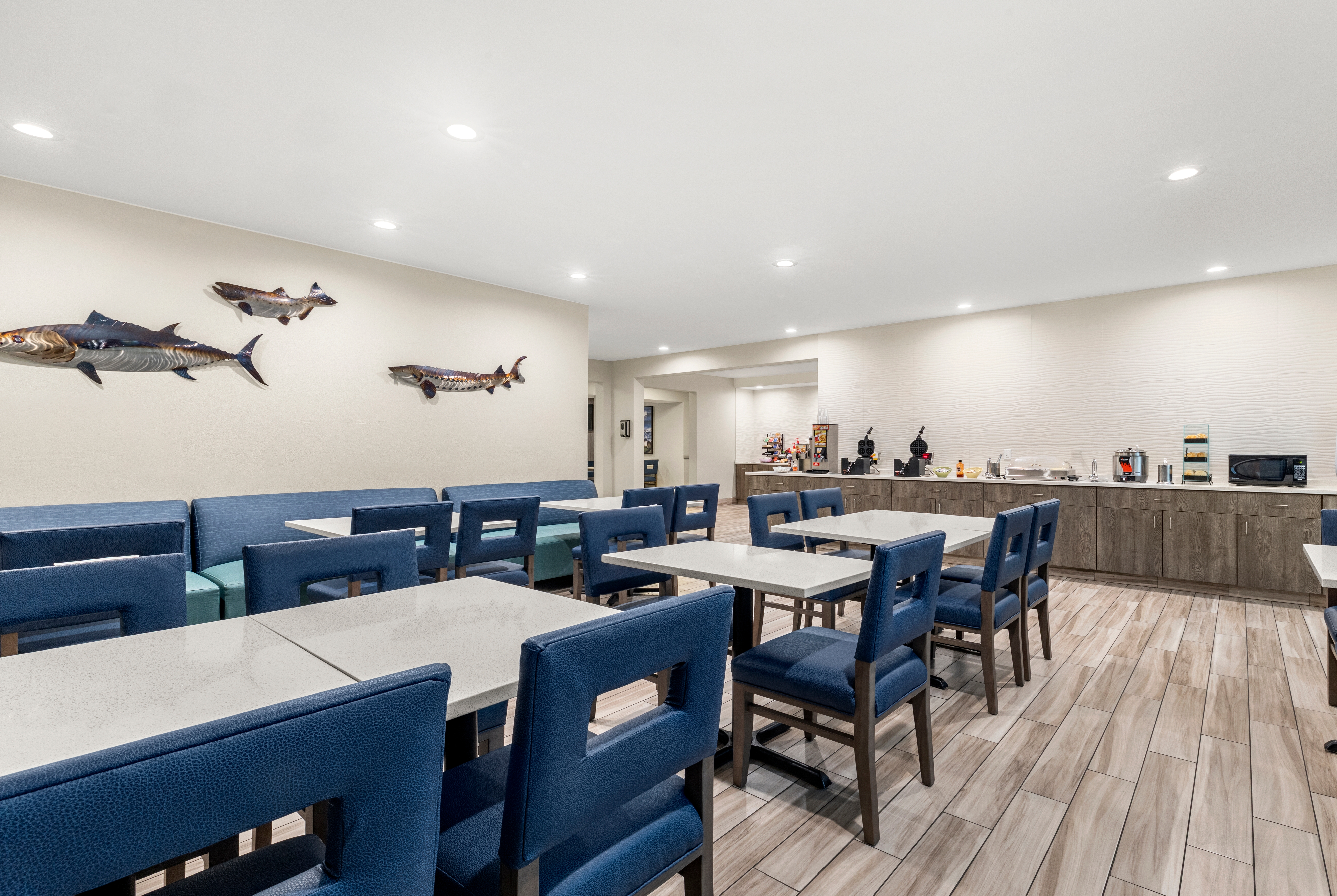 Free breakfast at La Quinta Inn & Suites by Wyndham Newport in Newport, Oregon