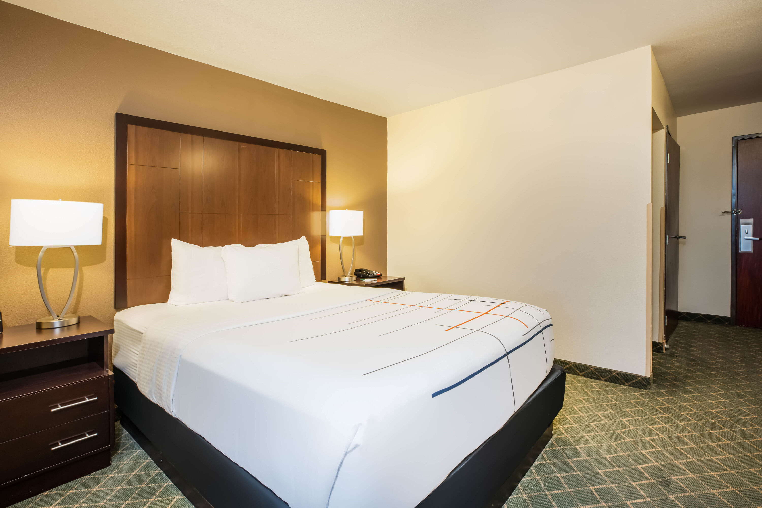 La Quinta Inn Amp Suites By Wyndham Portland Airport