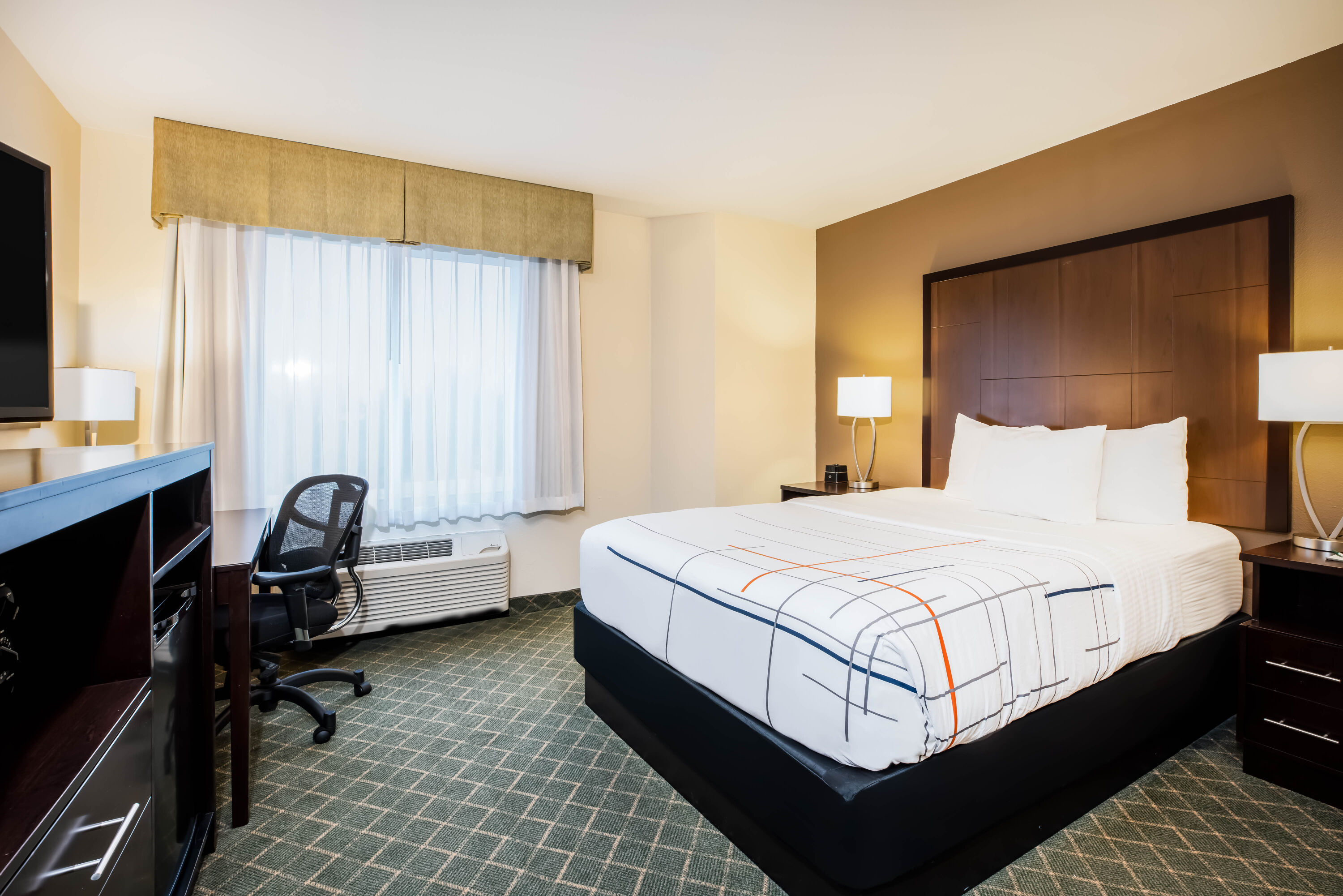 La Quinta Inn Amp Suites By Wyndham Portland Airport