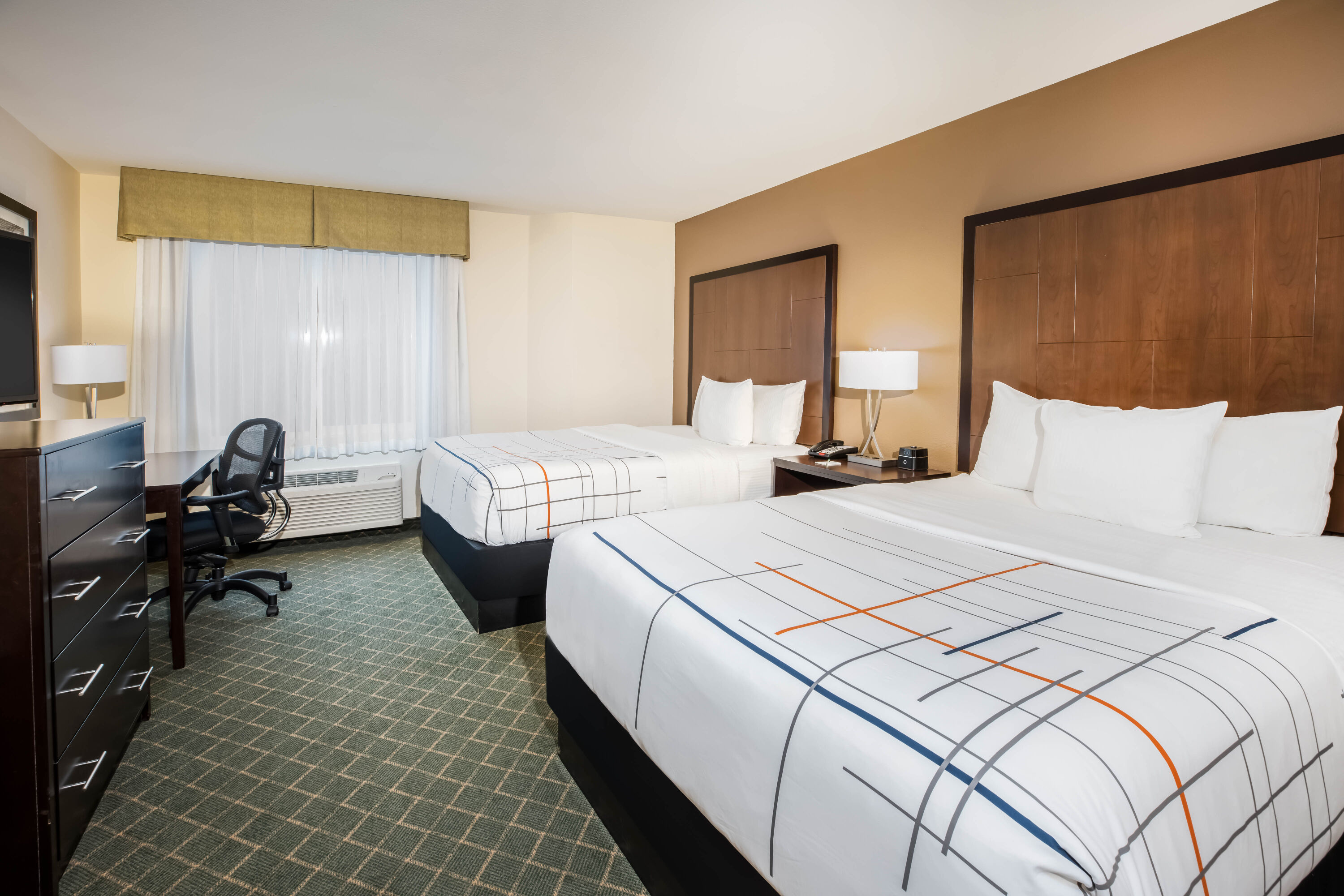 La Quinta Inn & Suites by Wyndham Portland Airport suite in Portland, Oregon