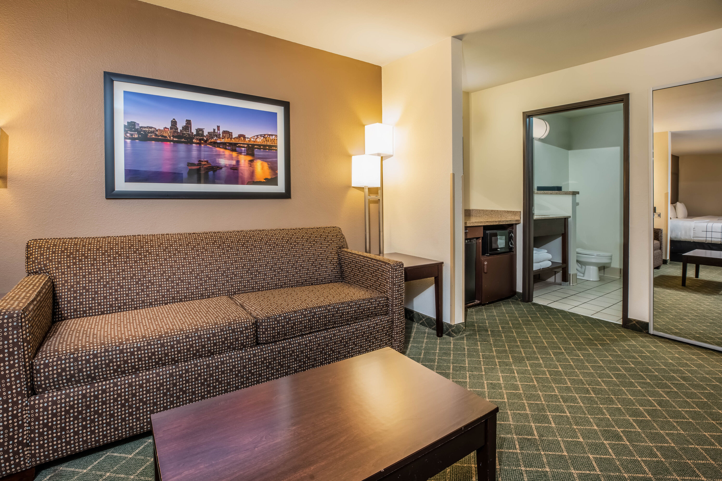 La Quinta Inn & Suites by Wyndham Portland Airport suite in Portland, Oregon