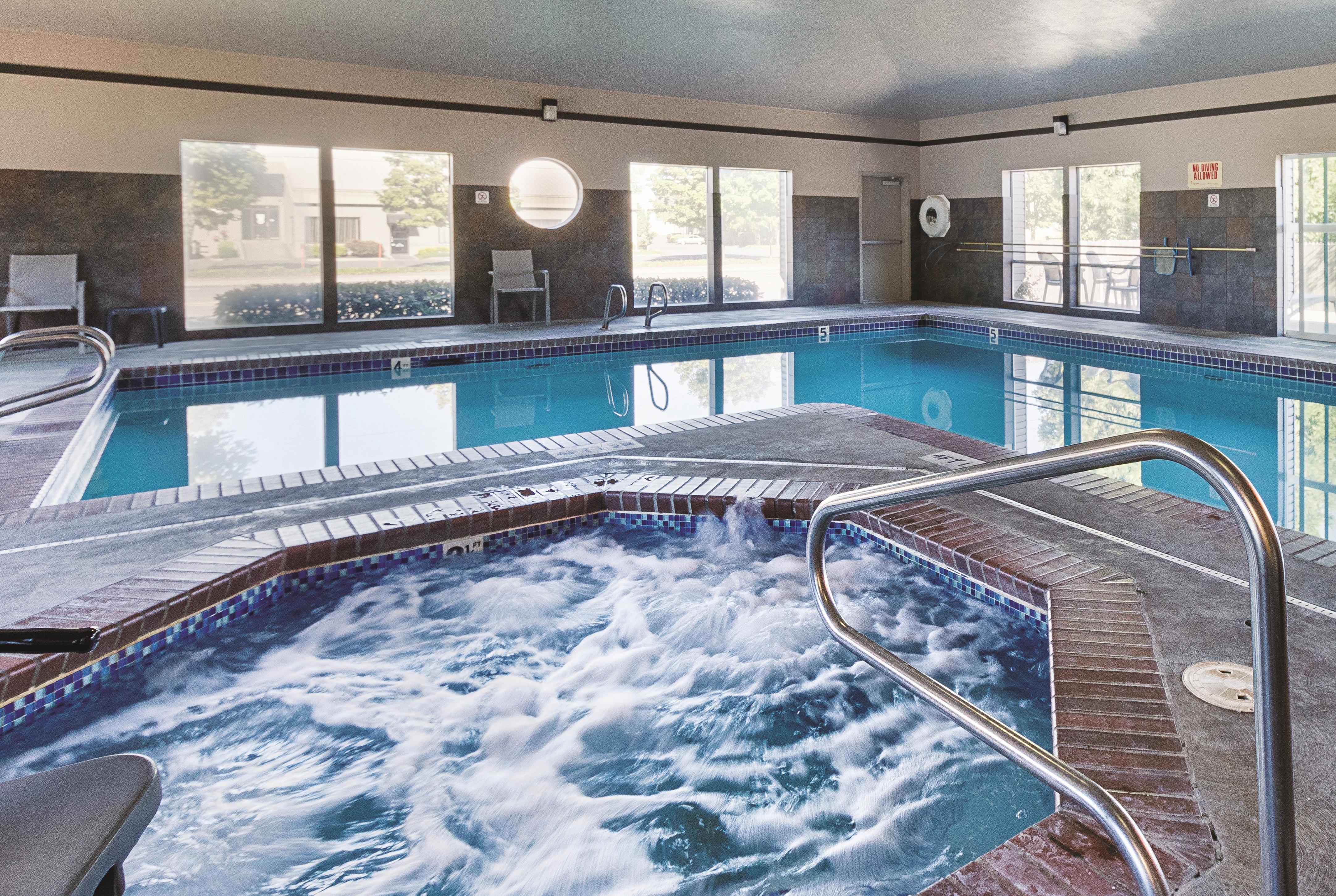 La Quinta Inn Suites By Wyndham Portland Nw Portland Or Hotels