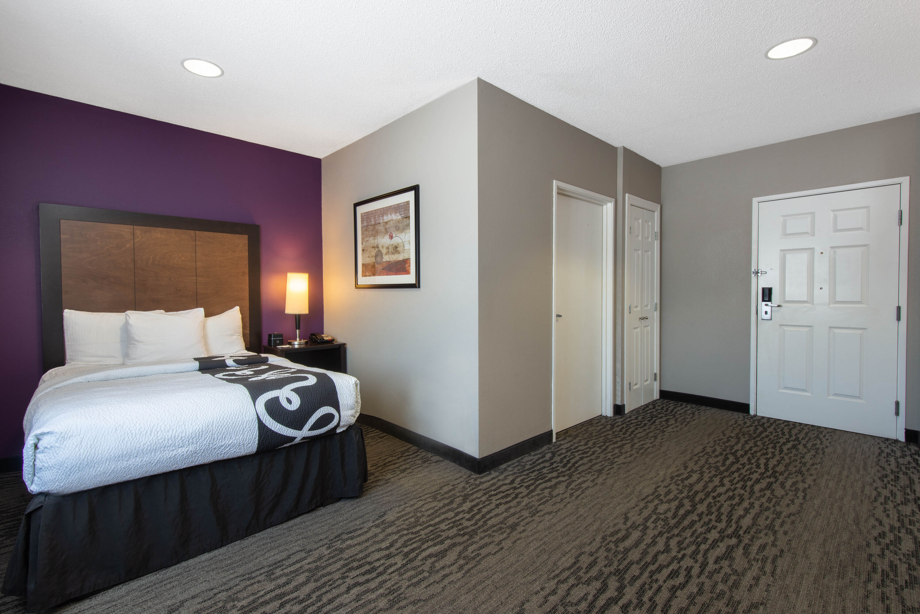 Guest room at the La Quinta Inn & Suites by Wyndham Erie in Erie, Pennsylvania