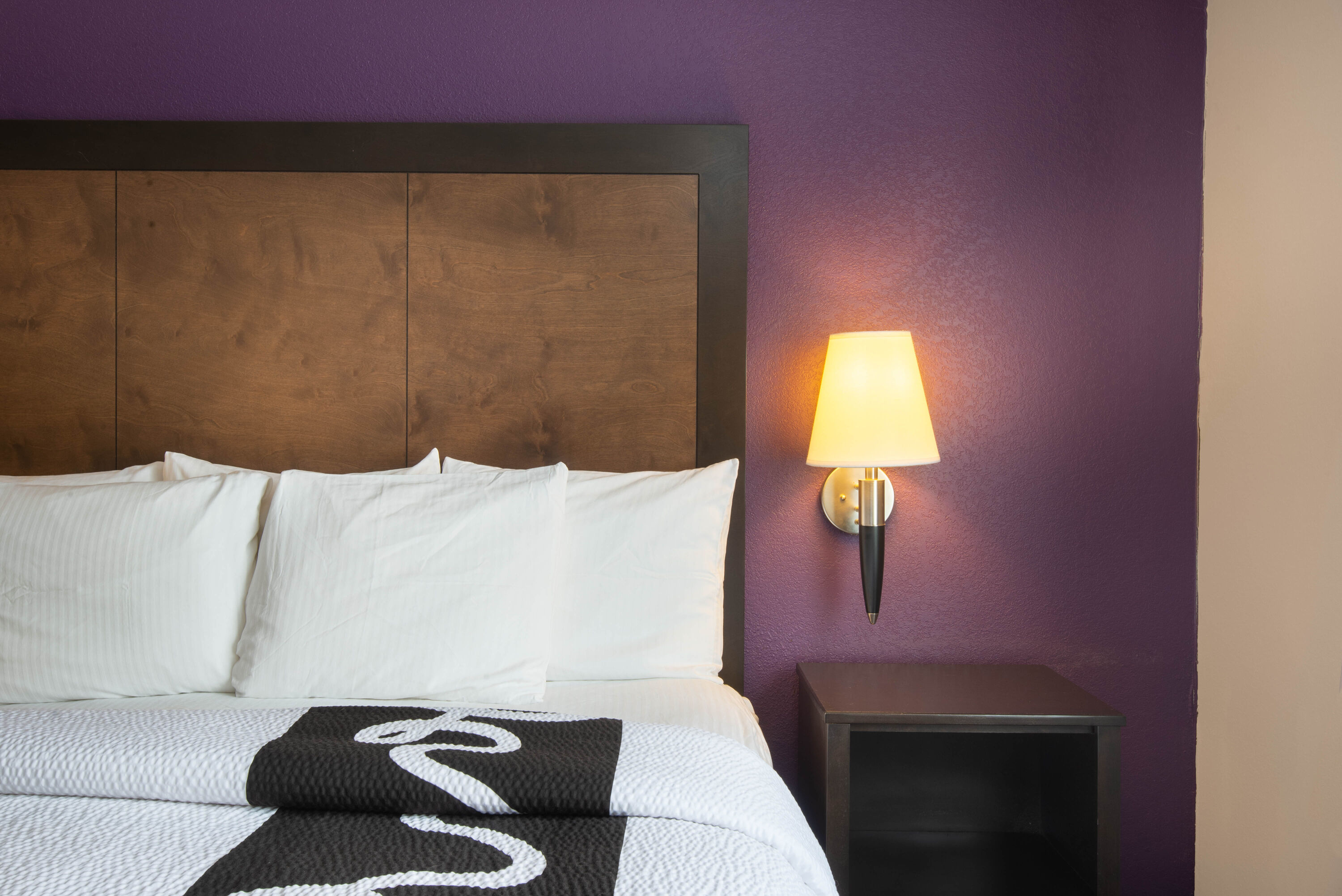Guest room feature at the La Quinta Inn & Suites by Wyndham Erie in Erie, Pennsylvania