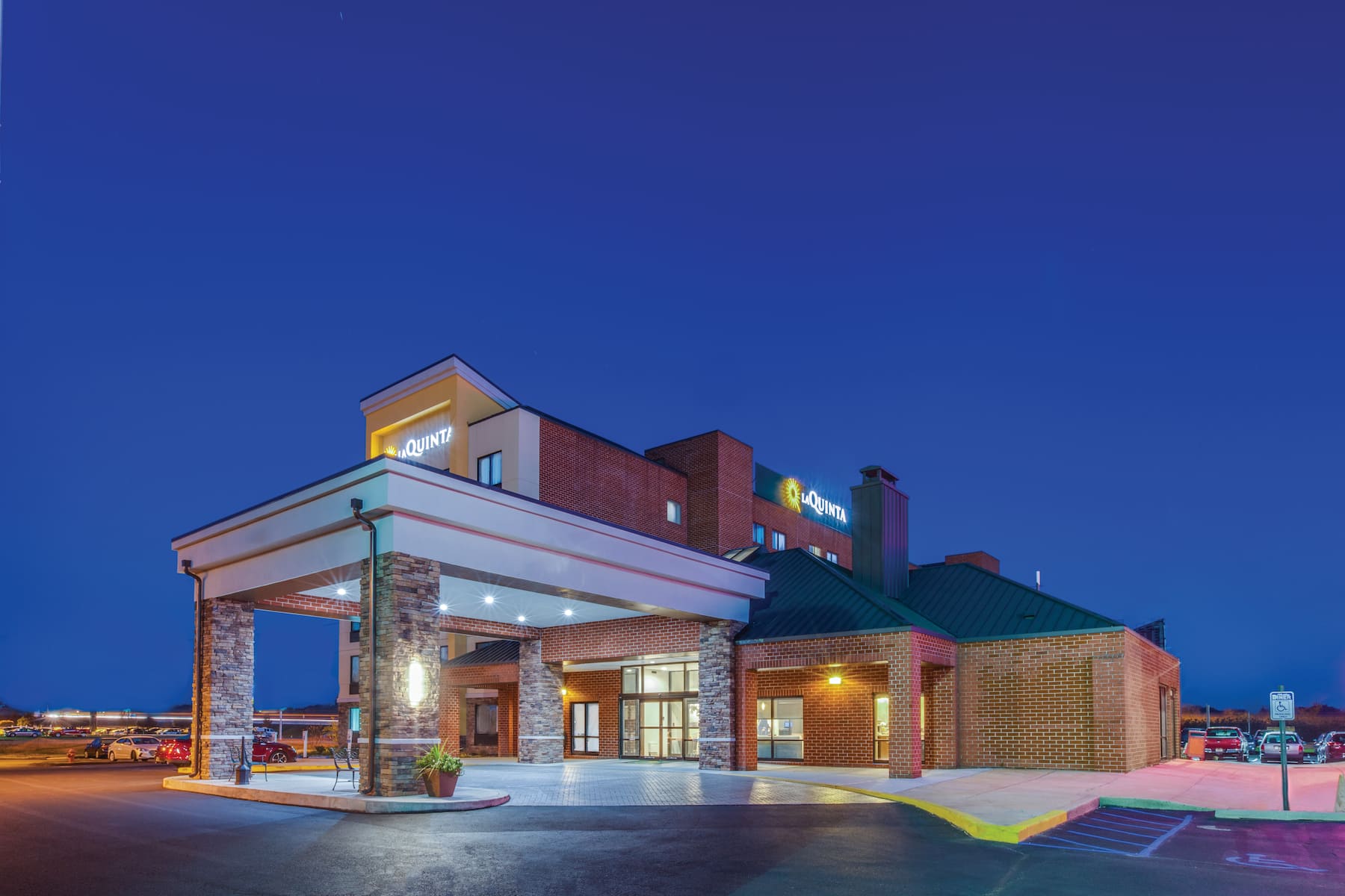 La Quinta Inn & Suites by Wyndham Philadelphia Airport