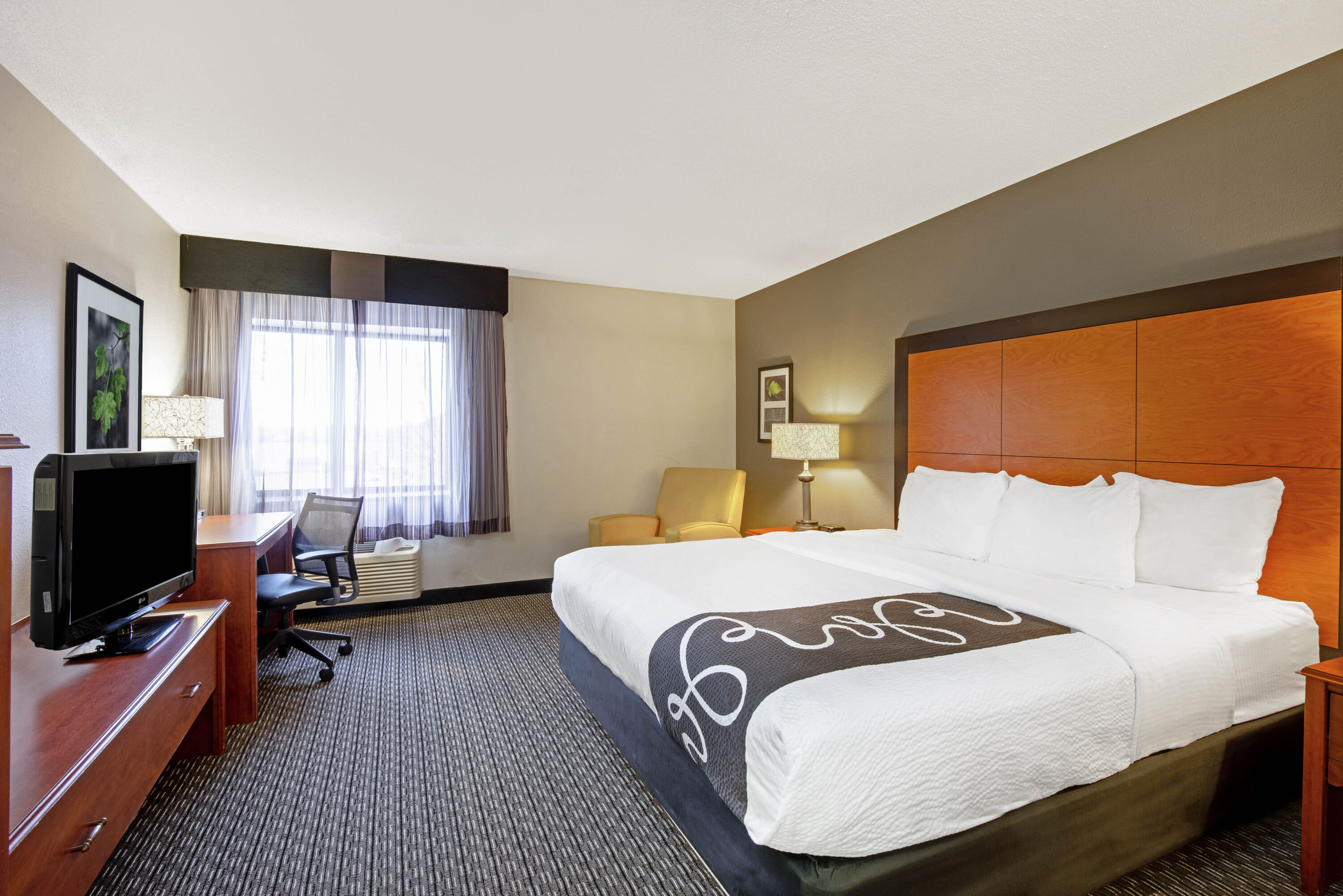 Harrisburg Airport Hotels Park And Fly www.wyndhamhotels.com