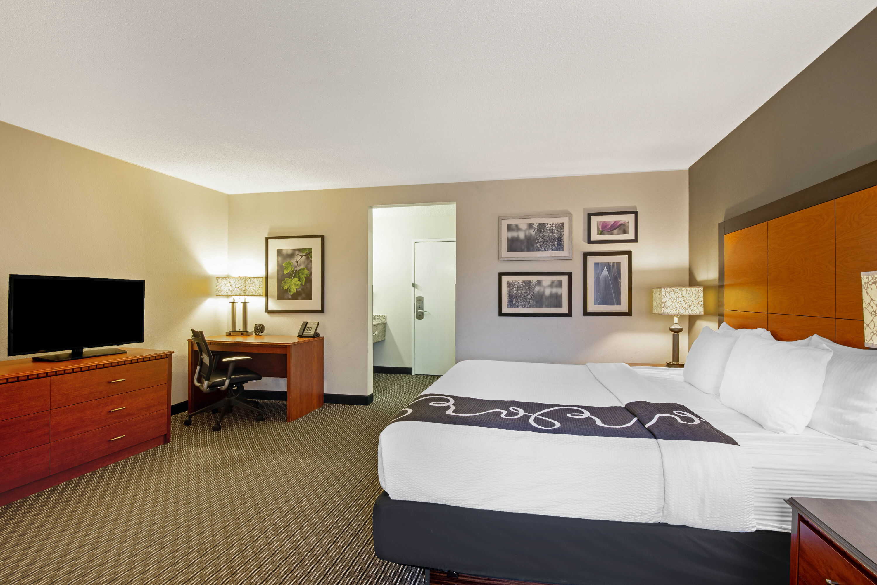 La Quinta Inn Amp Suites By Wyndham Harrisburg Airport