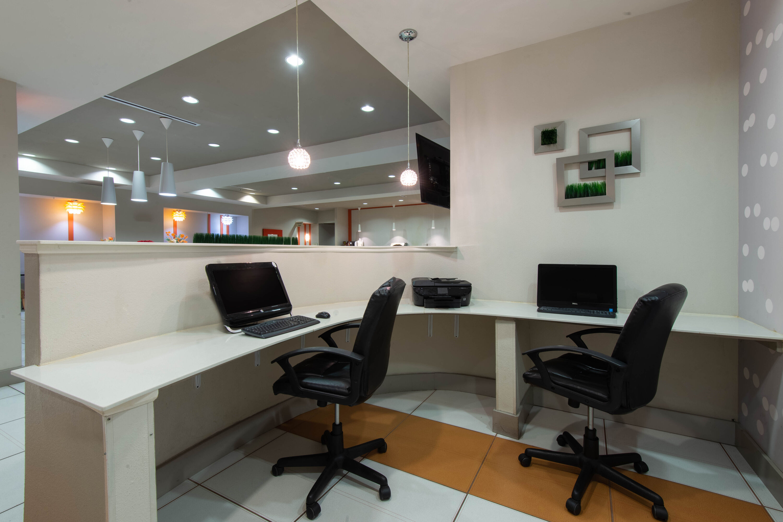 La Quinta Inn & Suites by Wyndham Harrisburg-Hershey business center in Harrisburg, Pennsylvania