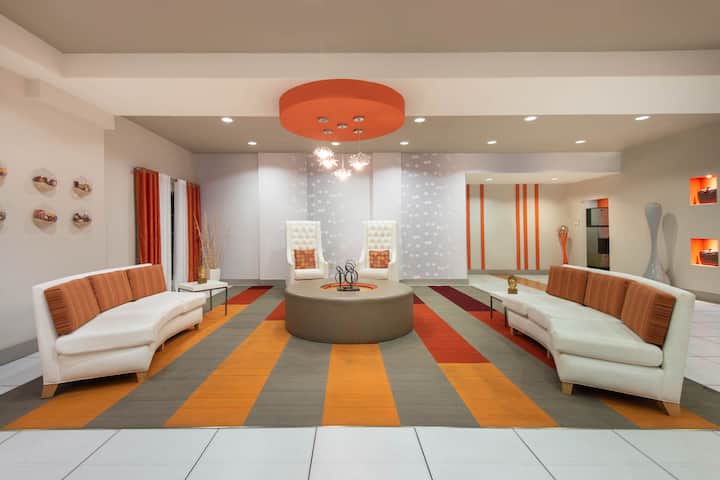 La Quinta Inn Suites By Wyndham Harrisburg Hershey In Harrisburg Hershey Hotel Rates Reviews On Orbitz