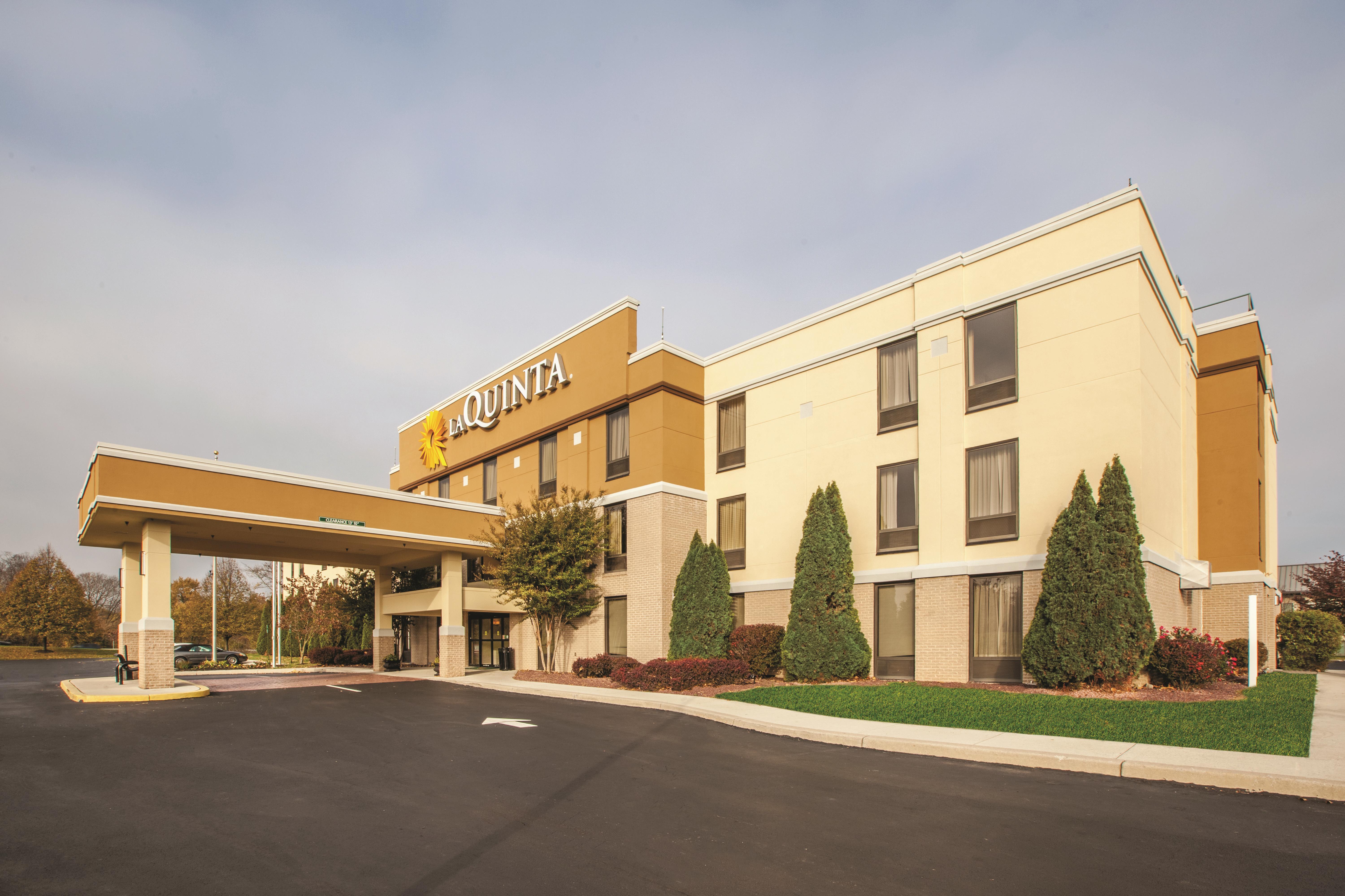 Exterior of La Quinta Inn & Suites by Wyndham Mechanicsburg - Harrisburg hotel in Mechanicsburg, Pennsylvania