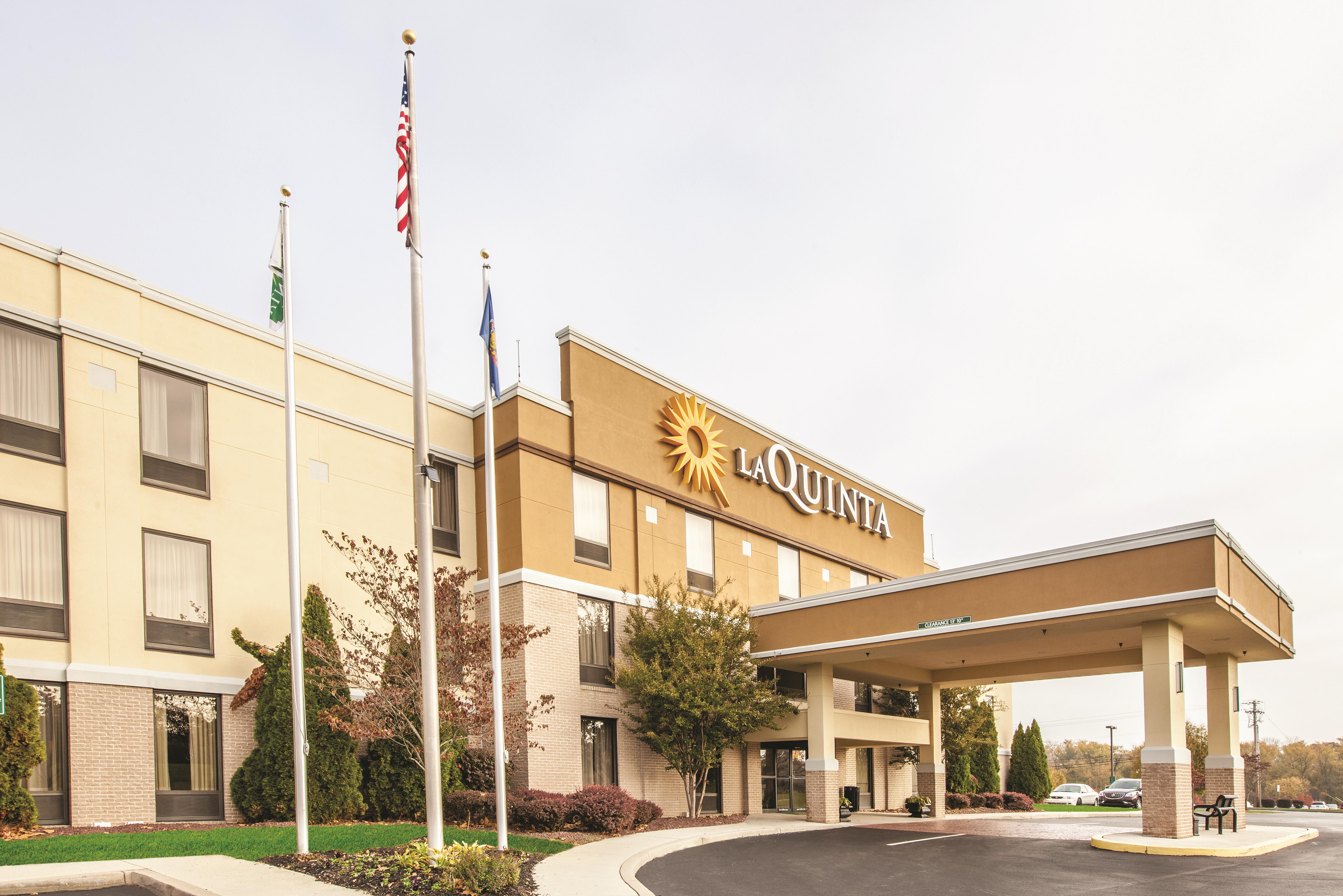 Exterior of La Quinta Inn & Suites by Wyndham Mechanicsburg - Harrisburg hotel in Mechanicsburg, Pennsylvania