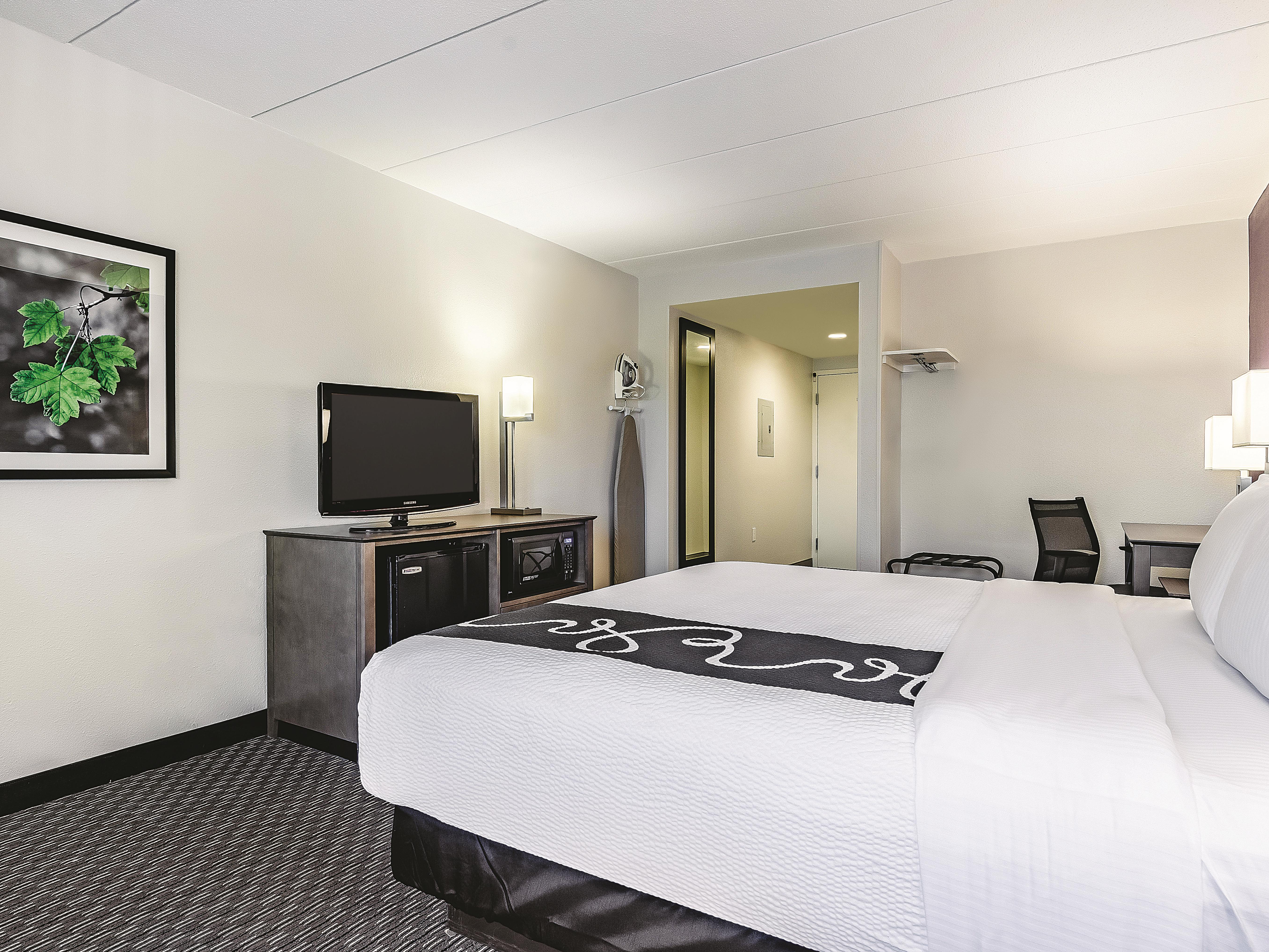 La Quinta Inn & Suites by Wyndham Warwick Providence Airport suite in Warwick, Rhode Island