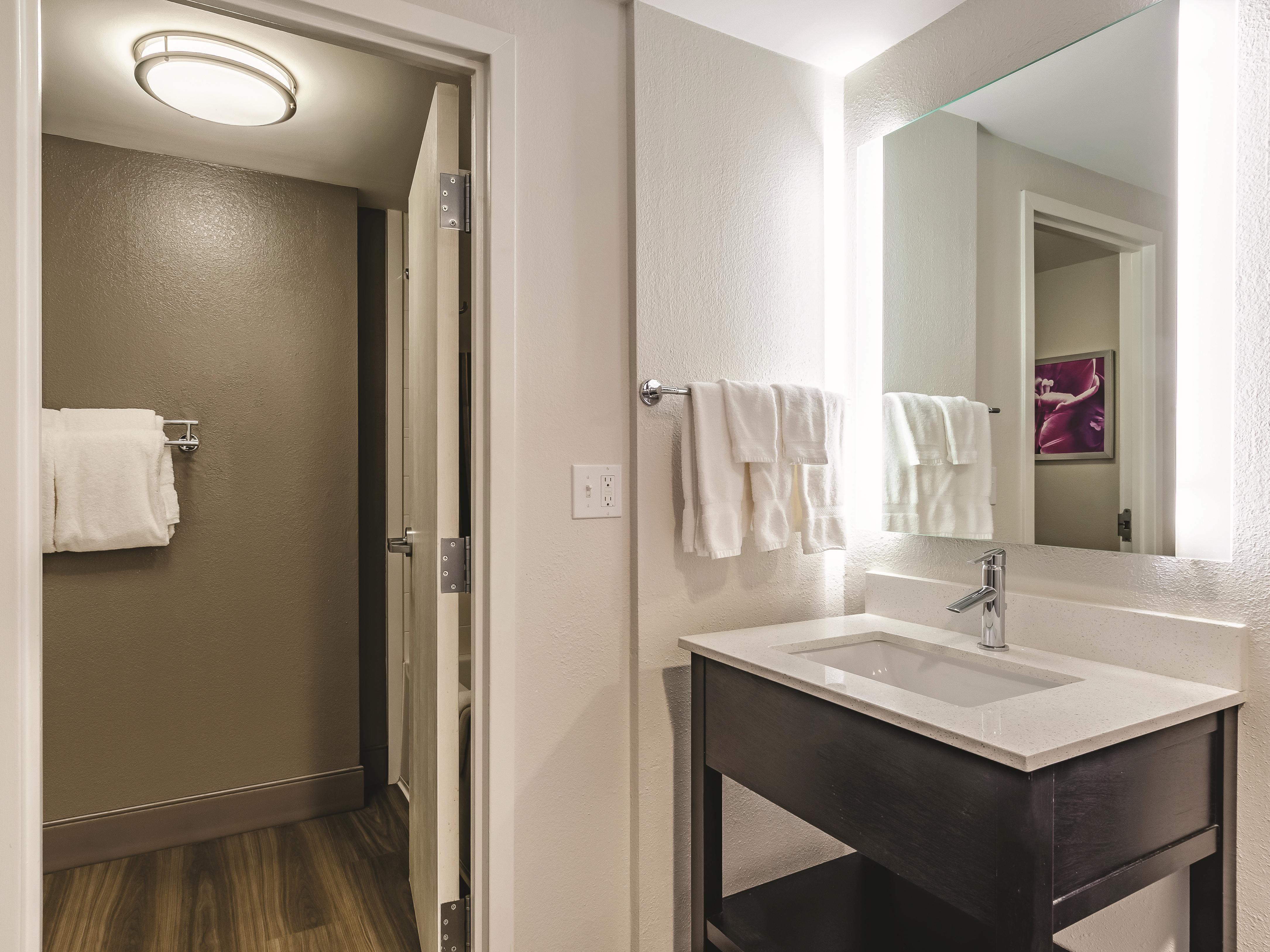 La Quinta Inn & Suites by Wyndham Warwick Providence Airport suite in Warwick, Rhode Island