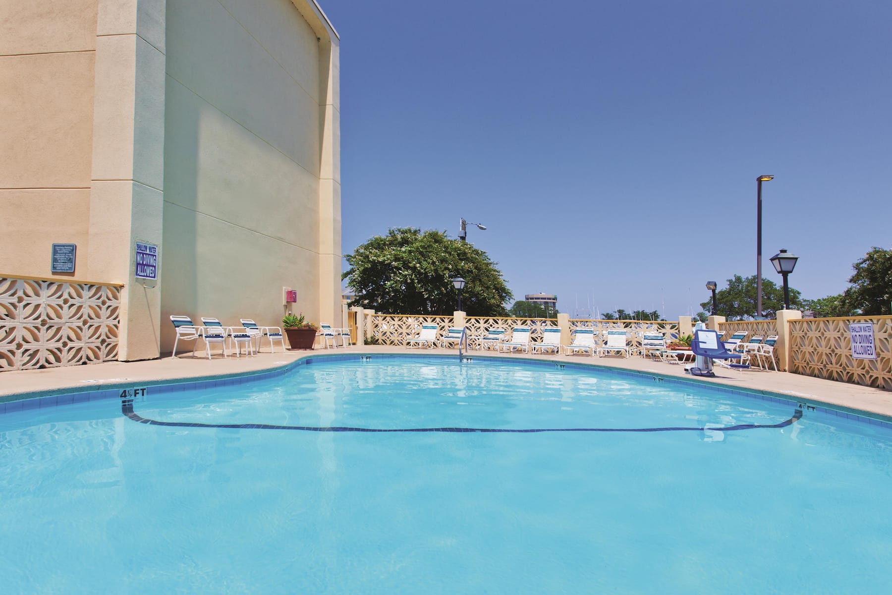 La Quinta Inn & Suites by Wyndham Charleston Riverview Charleston, SC