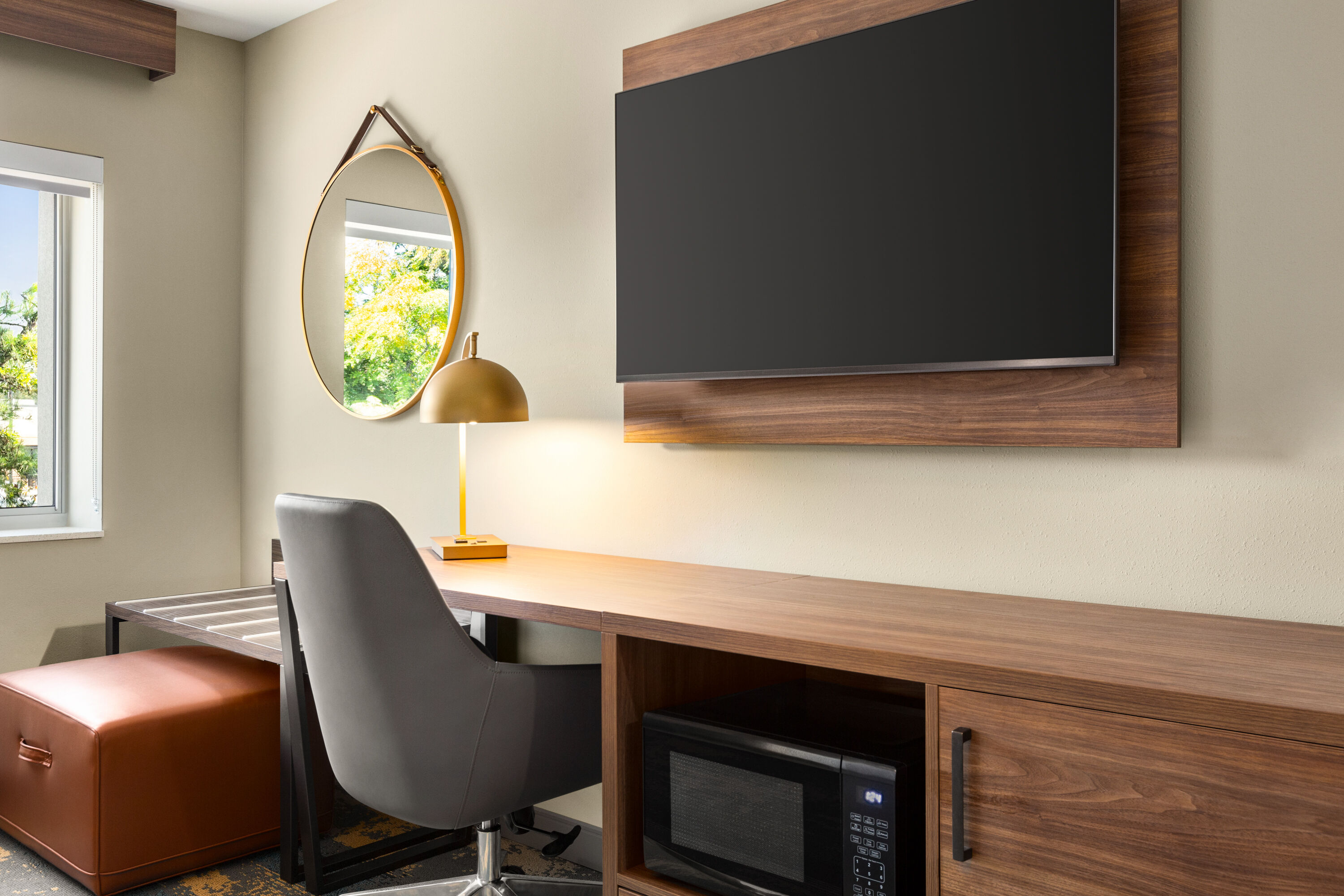 Guest room at the La Quinta Inn by Wyndham Columbia NE/Fort Jackson in Columbia, South Carolina