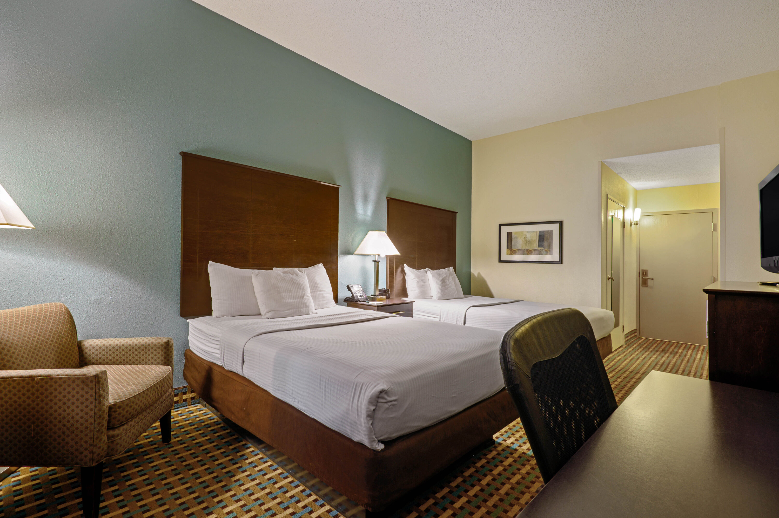 Guest room at the La Quinta Inn by Wyndham Columbia SE / Fort Jackson in Columbia, South Carolina