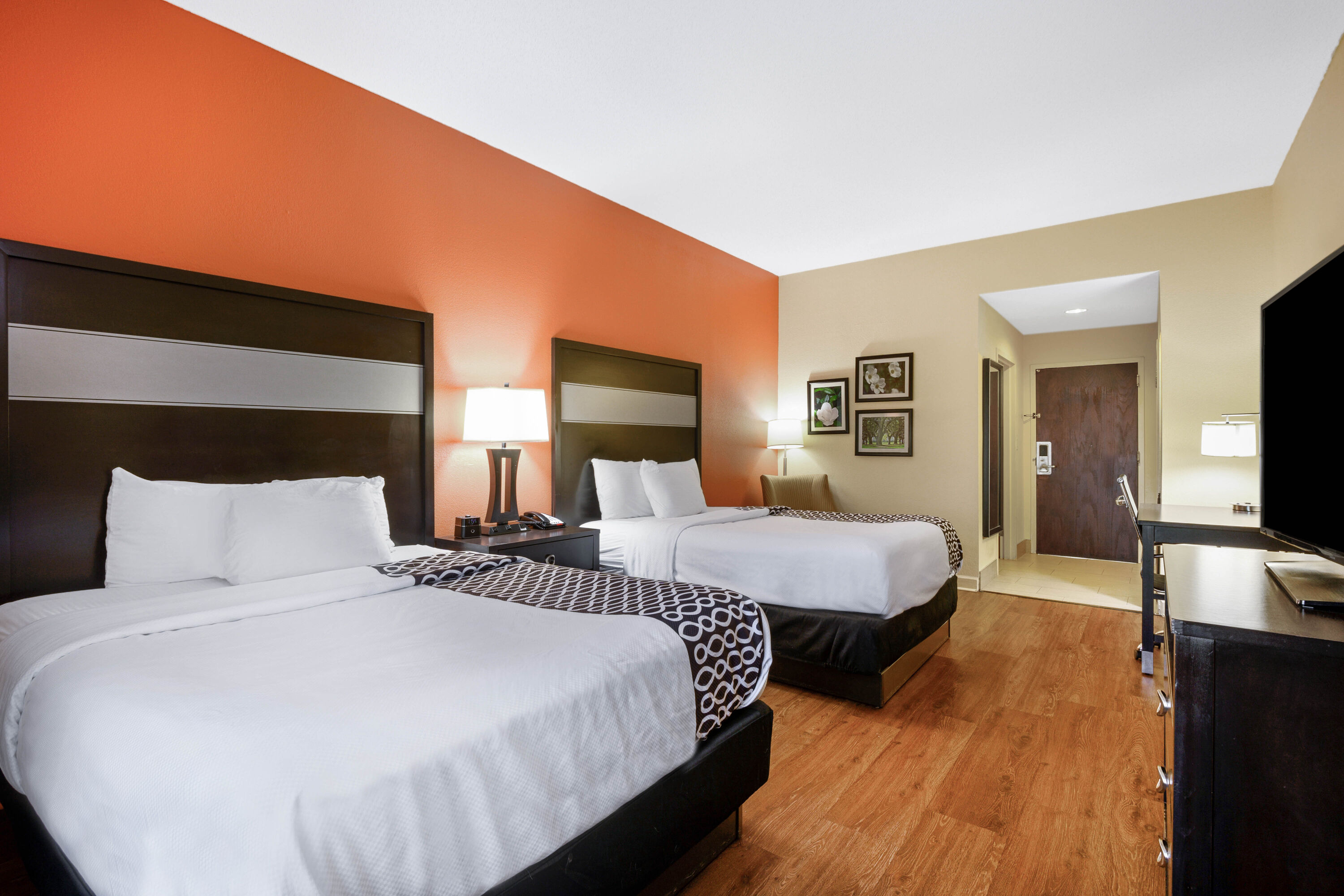 Guest room at the La Quinta Inn & Suites by Wyndham Florence in Florence, South Carolina