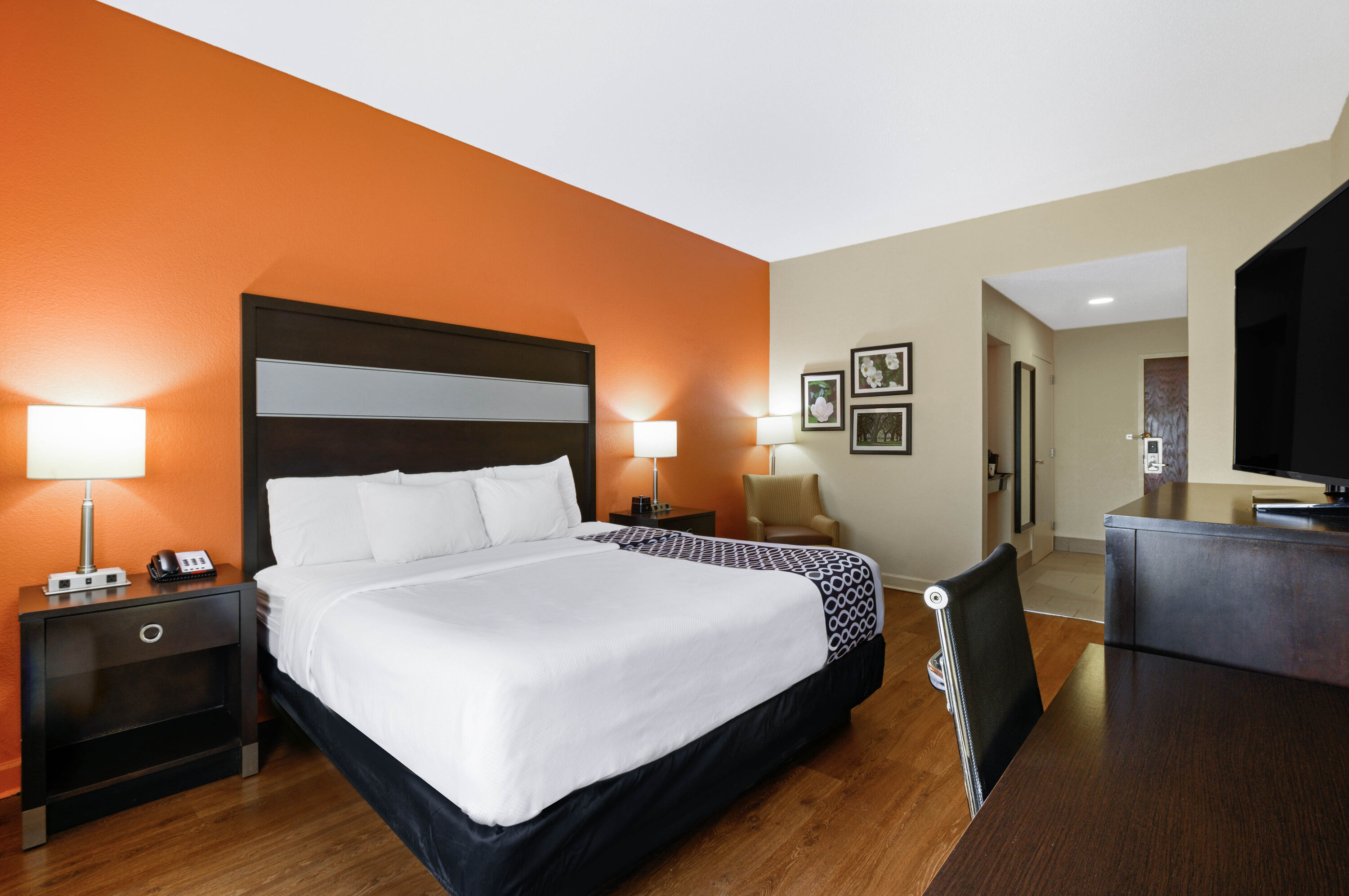 Guest room at the La Quinta Inn & Suites by Wyndham Florence in Florence, South Carolina