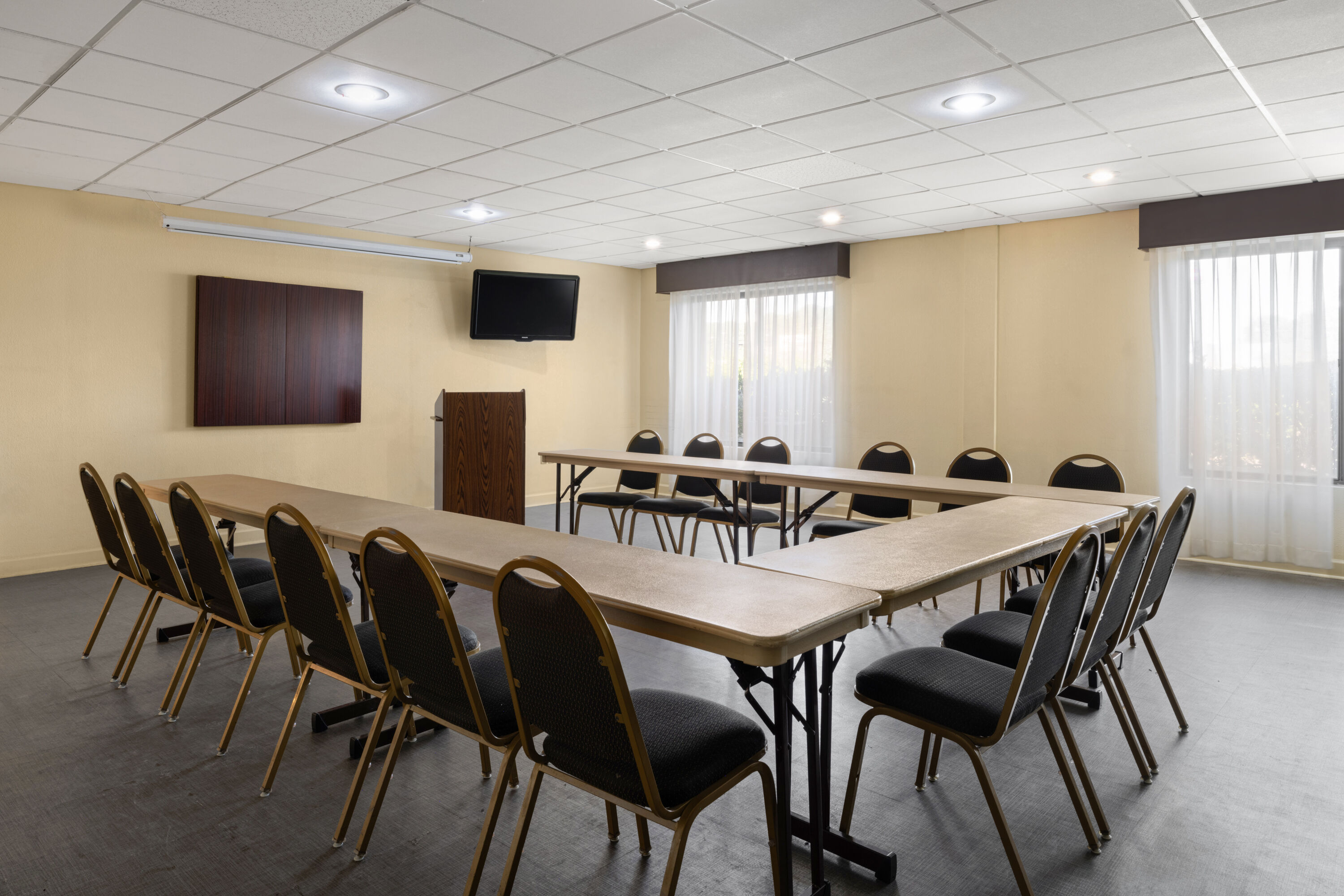 Meeting room at La Quinta Inn & Suites by Wyndham Florence in Florence, South Carolina