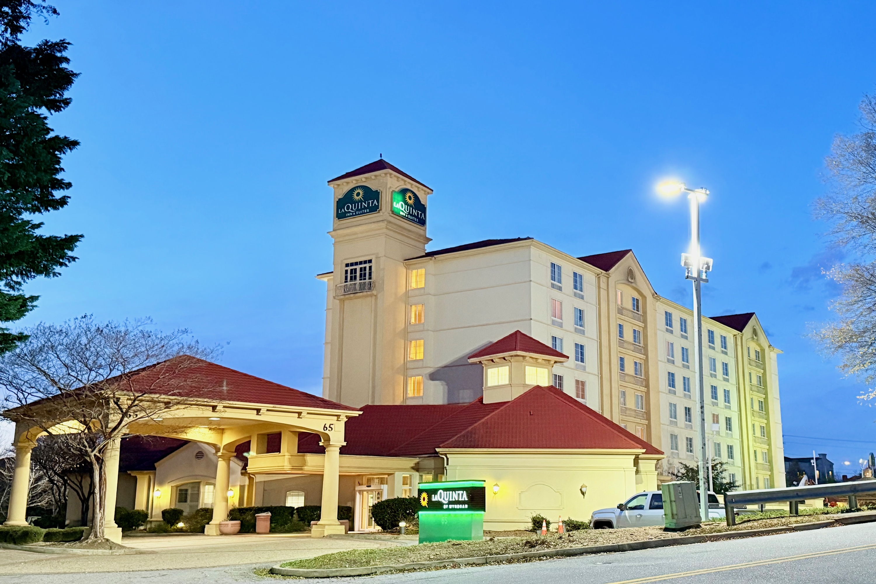 Exterior of La Quinta Inn & Suites by Wyndham Greenville Haywood hotel in Greenville, South Carolina
