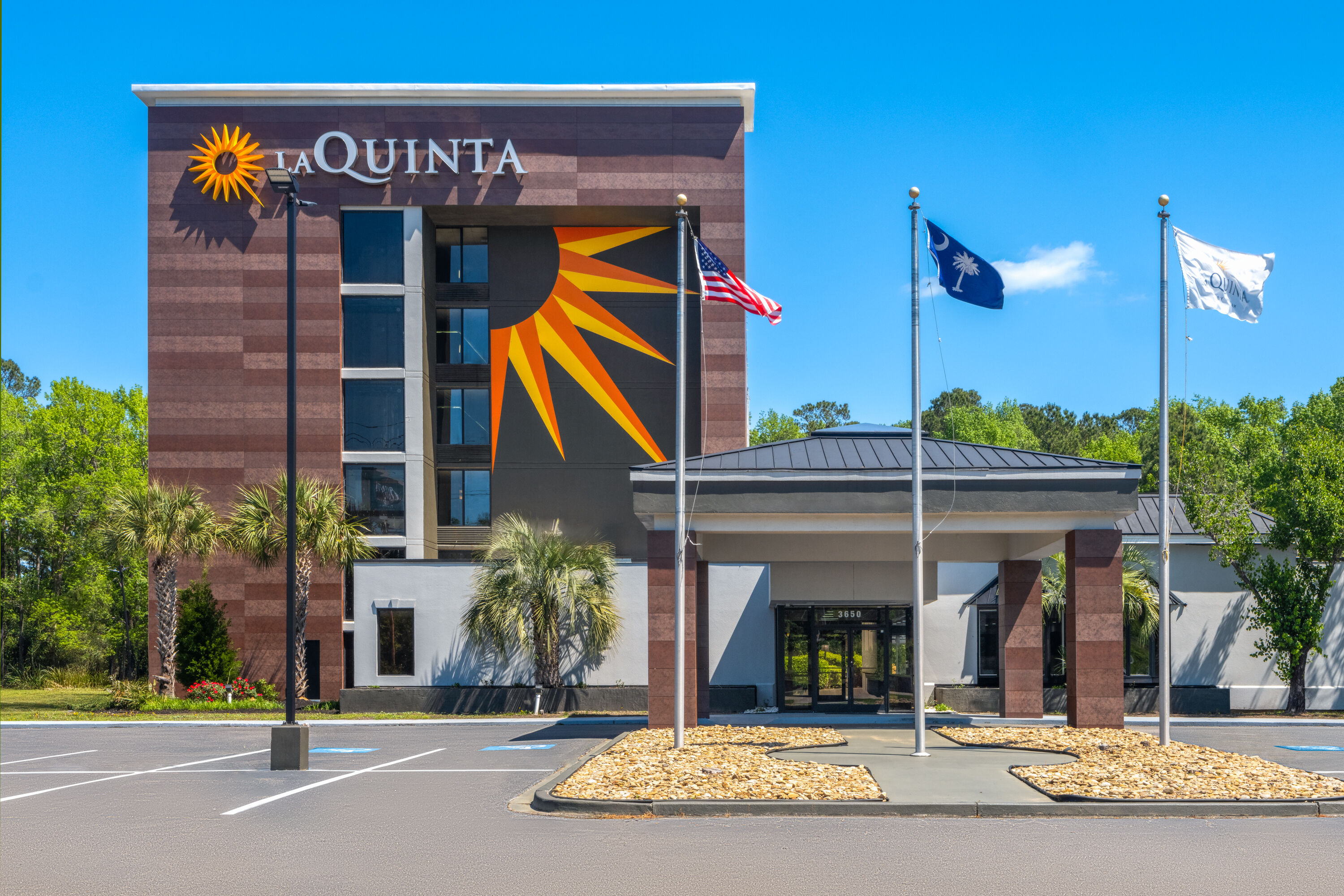Exterior Day Image of La Quinta Inn & Suites by Wyndham Myrtle Beach hotel in Myrtle Beach, South Carolina