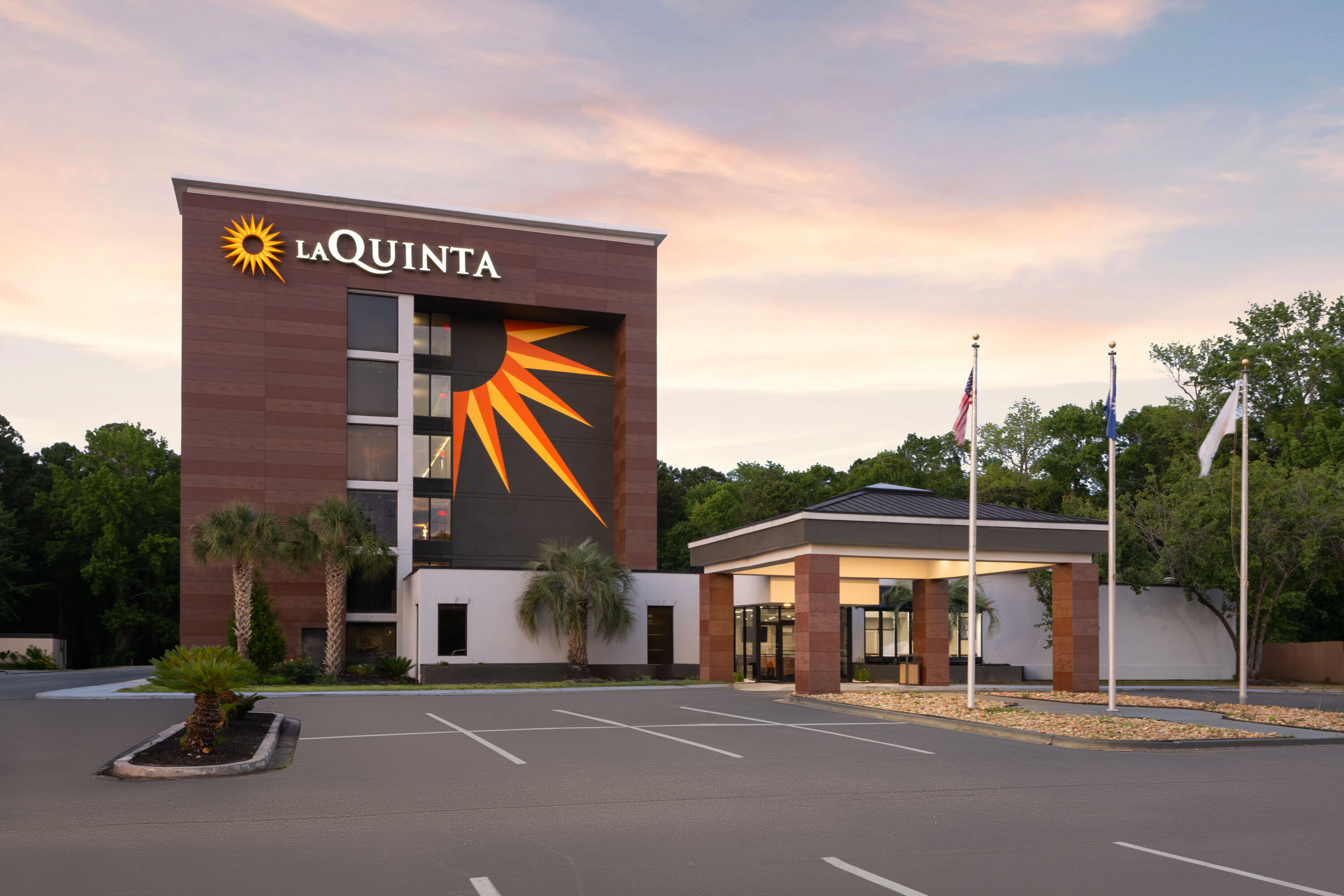 Exterior Dusk Image of La Quinta Inn & Suites by Wyndham Myrtle Beach hotel in Myrtle Beach, South Carolina