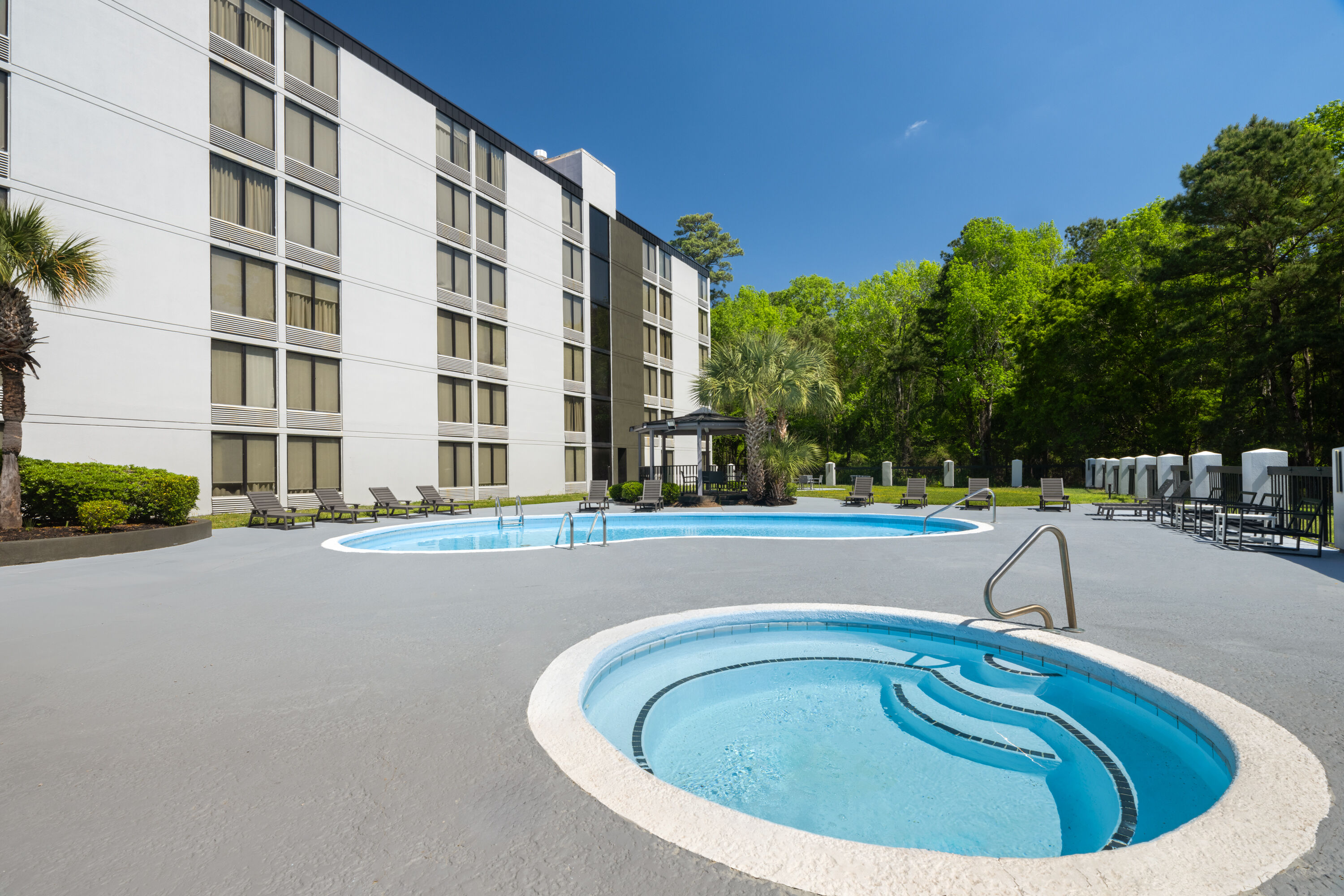 Hot tub at the La Quinta Inn & Suites by Wyndham Myrtle Beach in Myrtle Beach, South Carolina