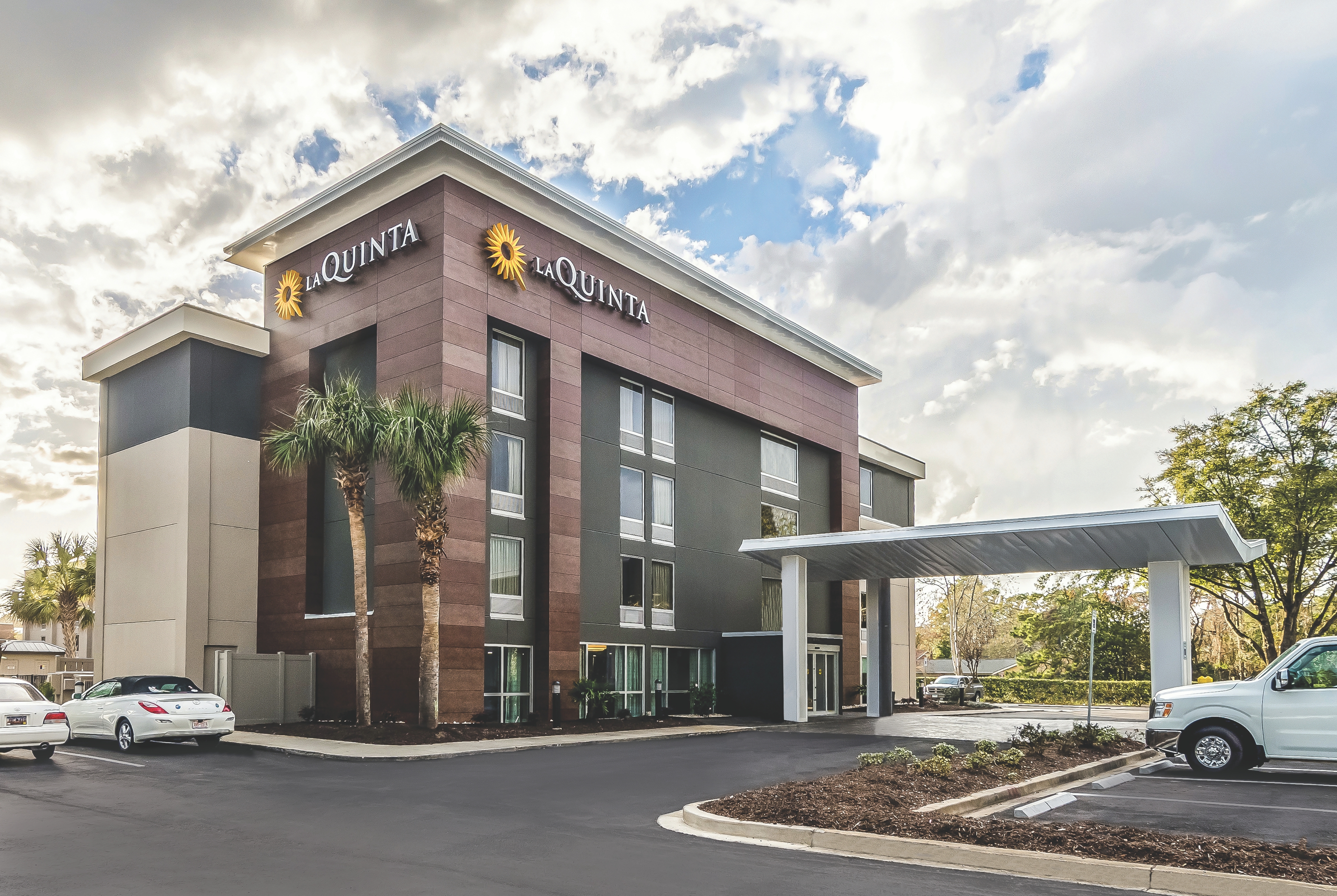 La Quinta Inn Amp Suites By Wyndham Myrtle Beach N Kings