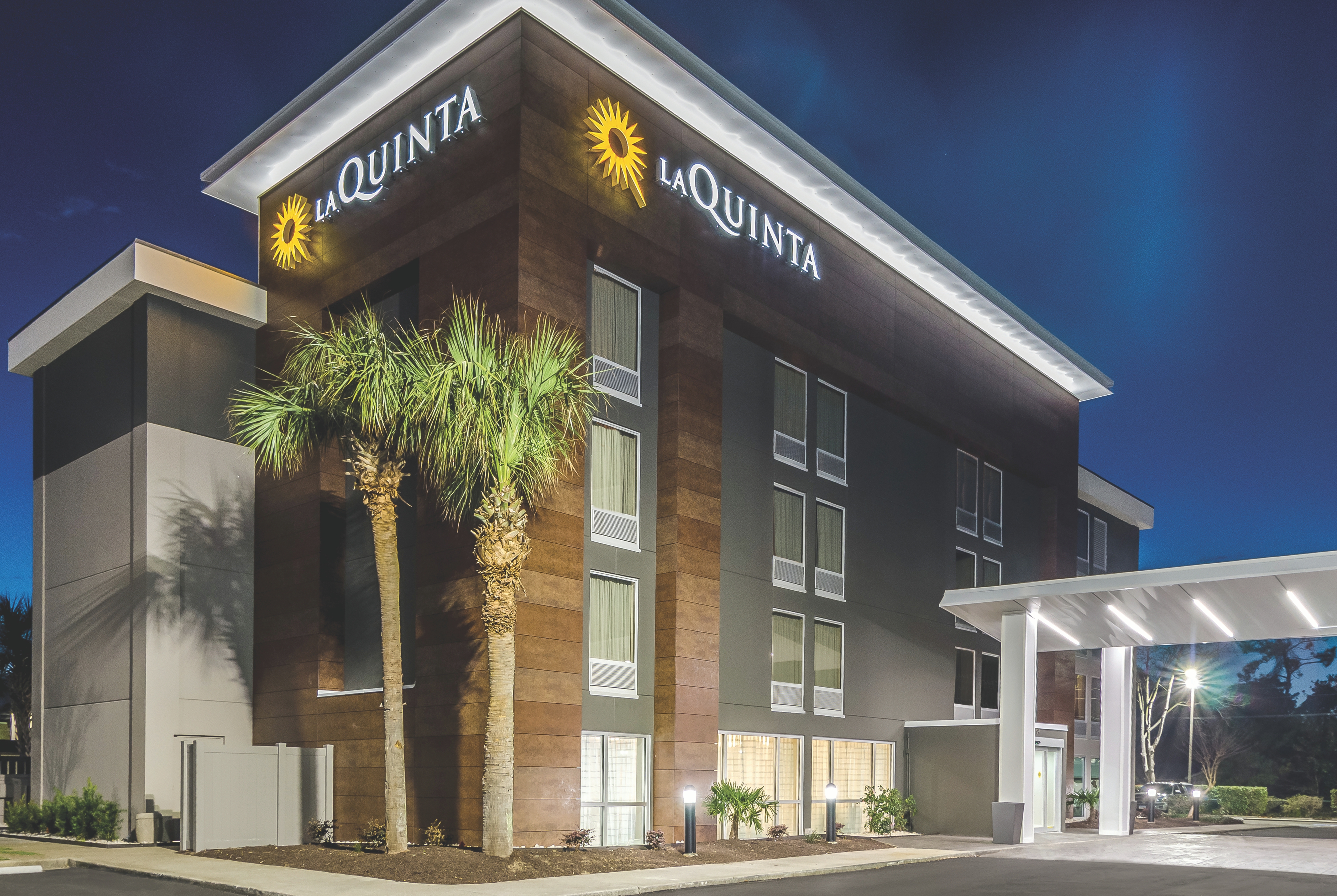 La Quinta Inn Amp Suites By Wyndham Myrtle Beach N Kings