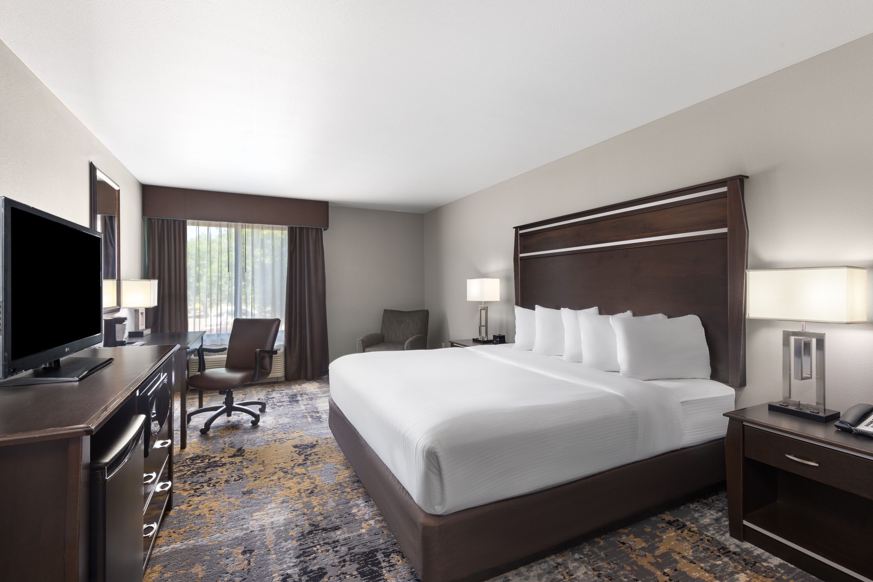 Guest room at the La Quinta Inn & Suites by Wyndham Sioux Falls in Sioux Falls, South Dakota