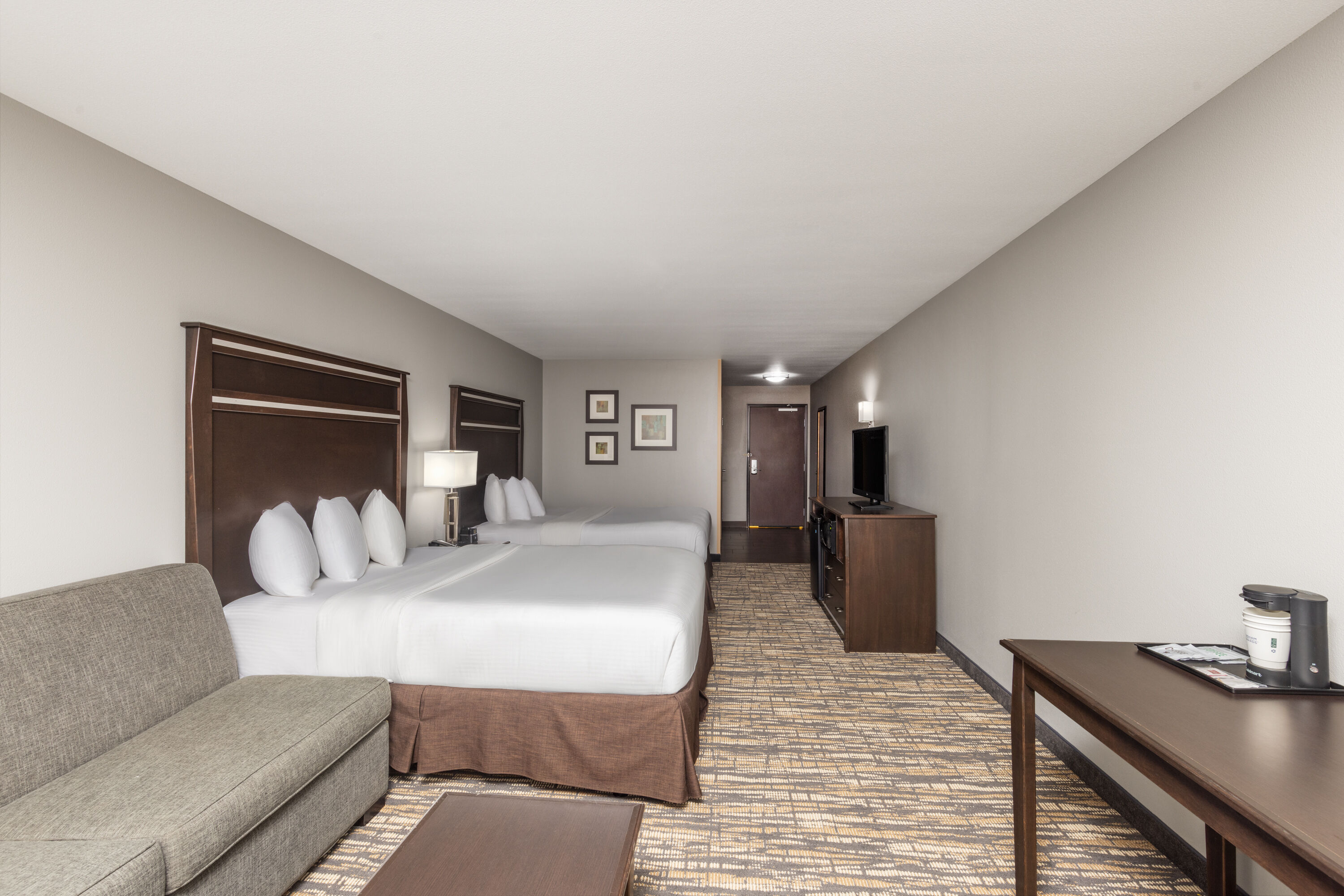 Guest room at the La Quinta Inn & Suites by Wyndham Sioux Falls in Sioux Falls, South Dakota