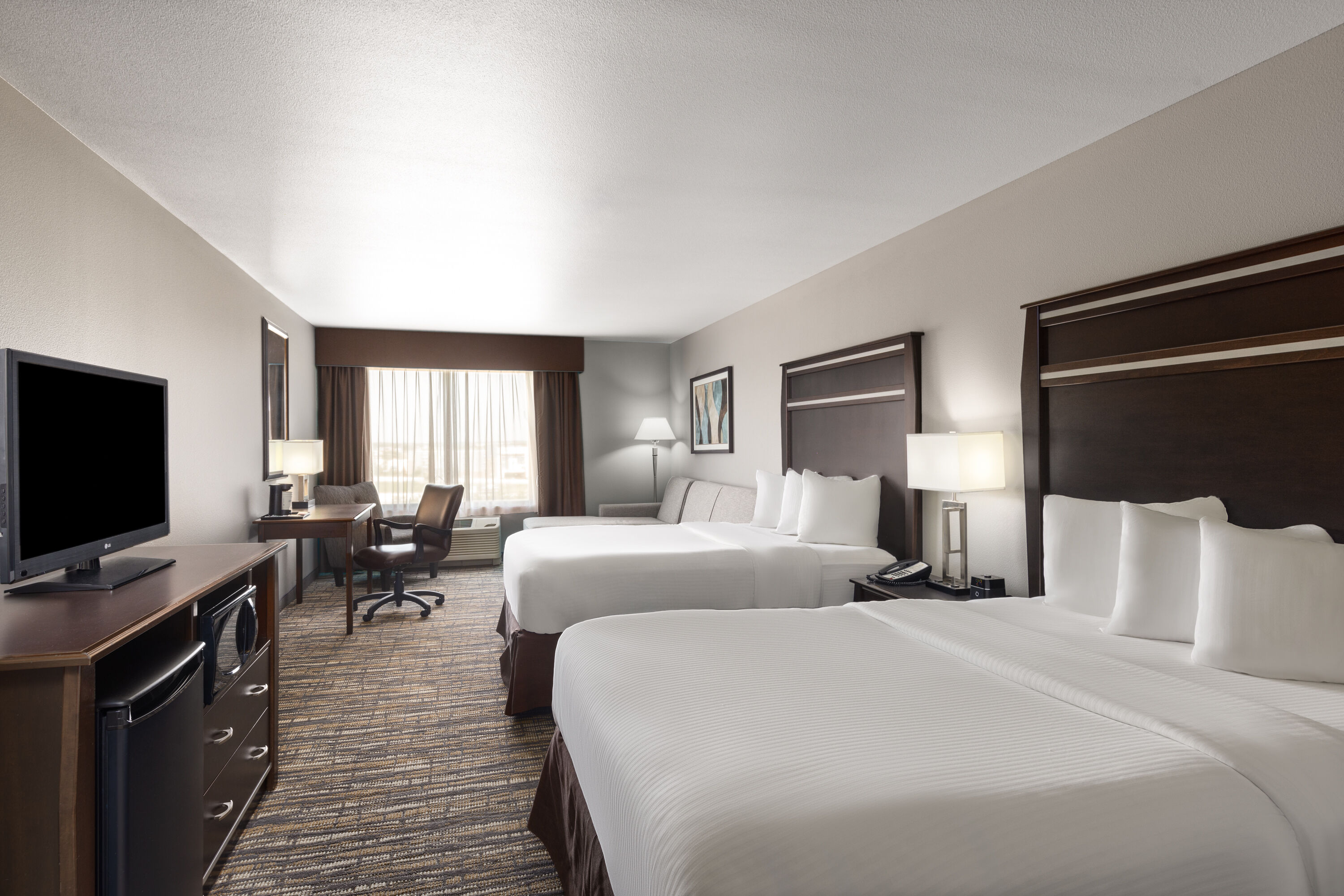 Guest room at the La Quinta Inn & Suites by Wyndham Sioux Falls in Sioux Falls, South Dakota