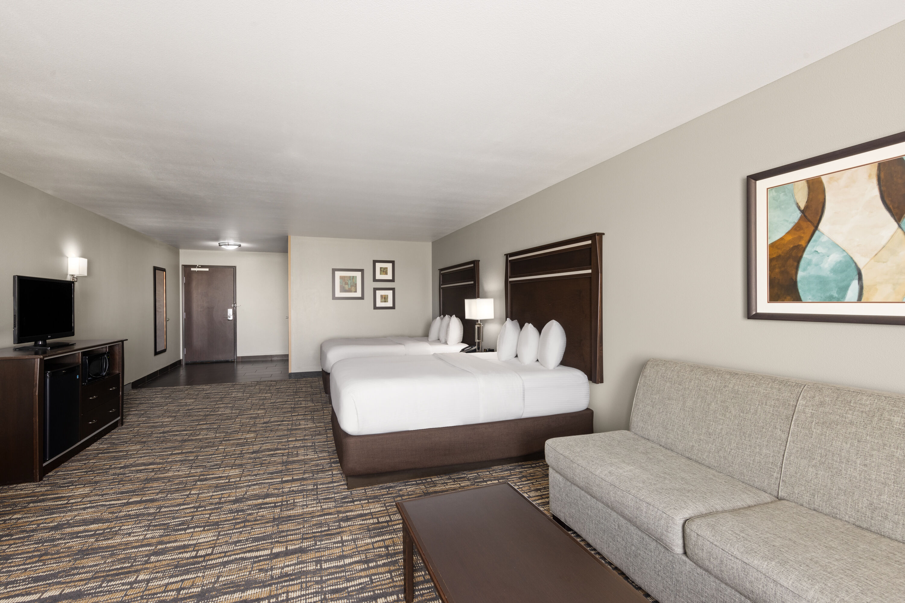 Guest room at the La Quinta Inn & Suites by Wyndham Sioux Falls in Sioux Falls, South Dakota