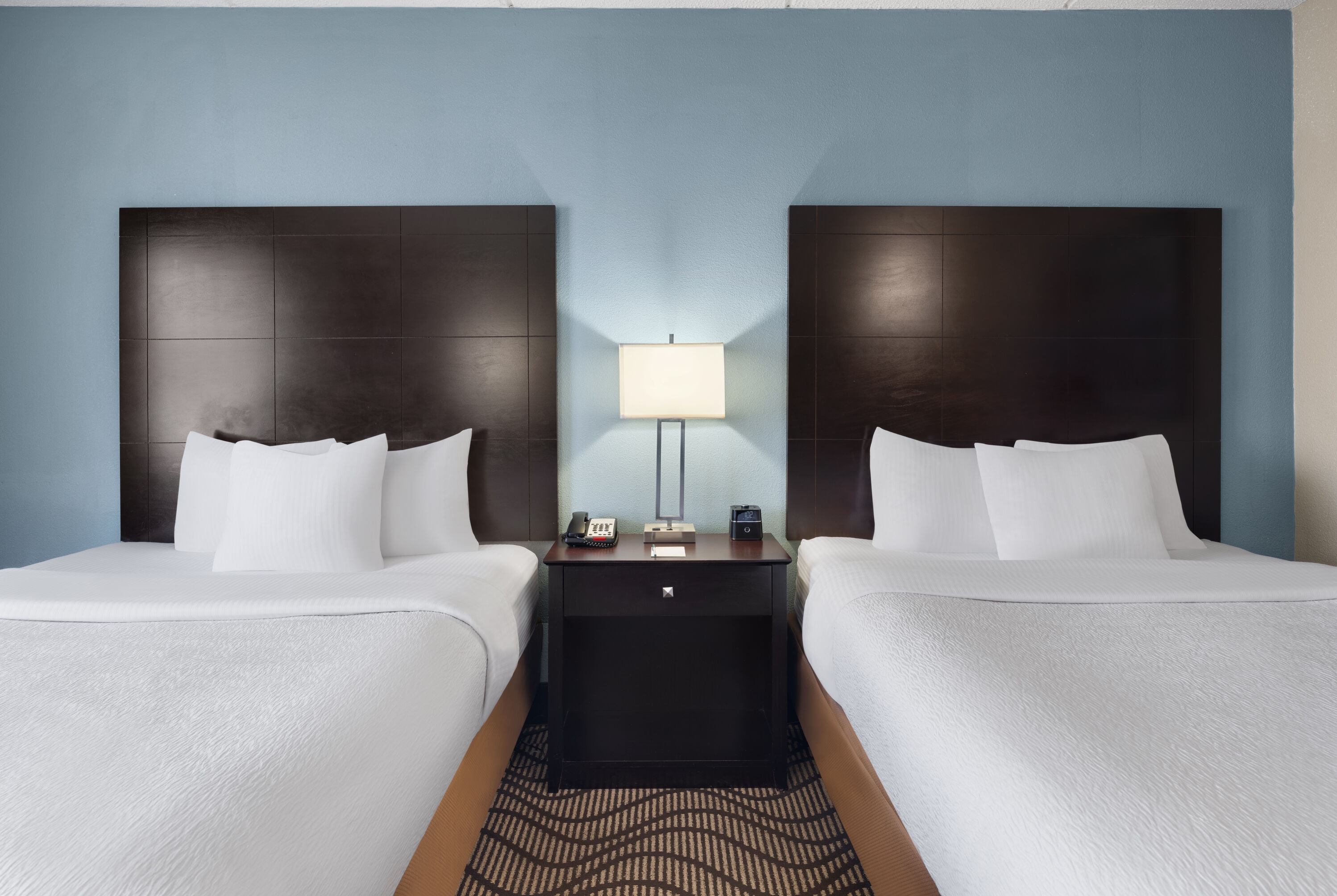 Guest room at the La Quinta Inn & Suites by Wyndham Knoxville Airport in Alcoa, Tennessee