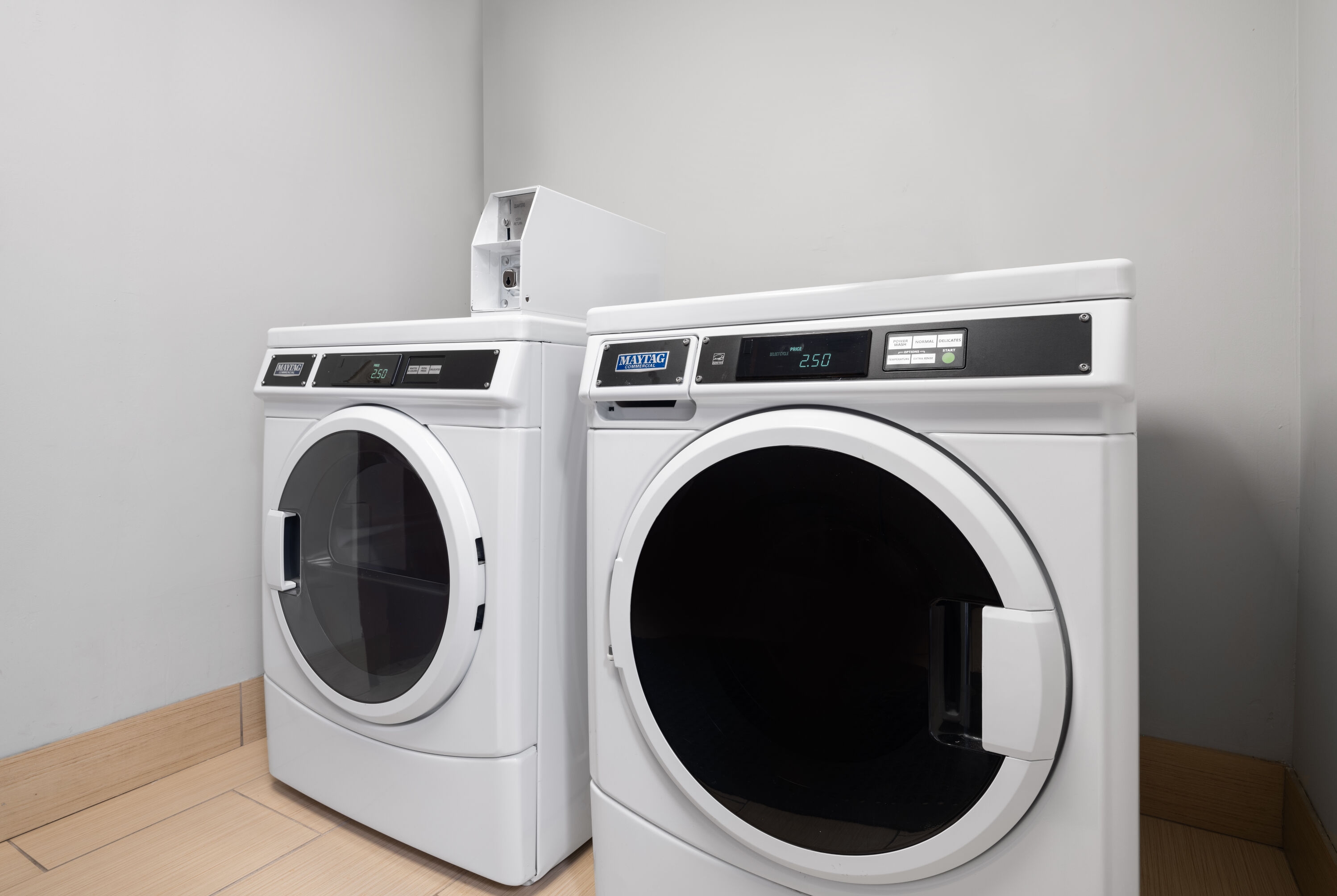 Laundry facilities at La Quinta Inn & Suites by Wyndham Knoxville Airport in Alcoa, Tennessee