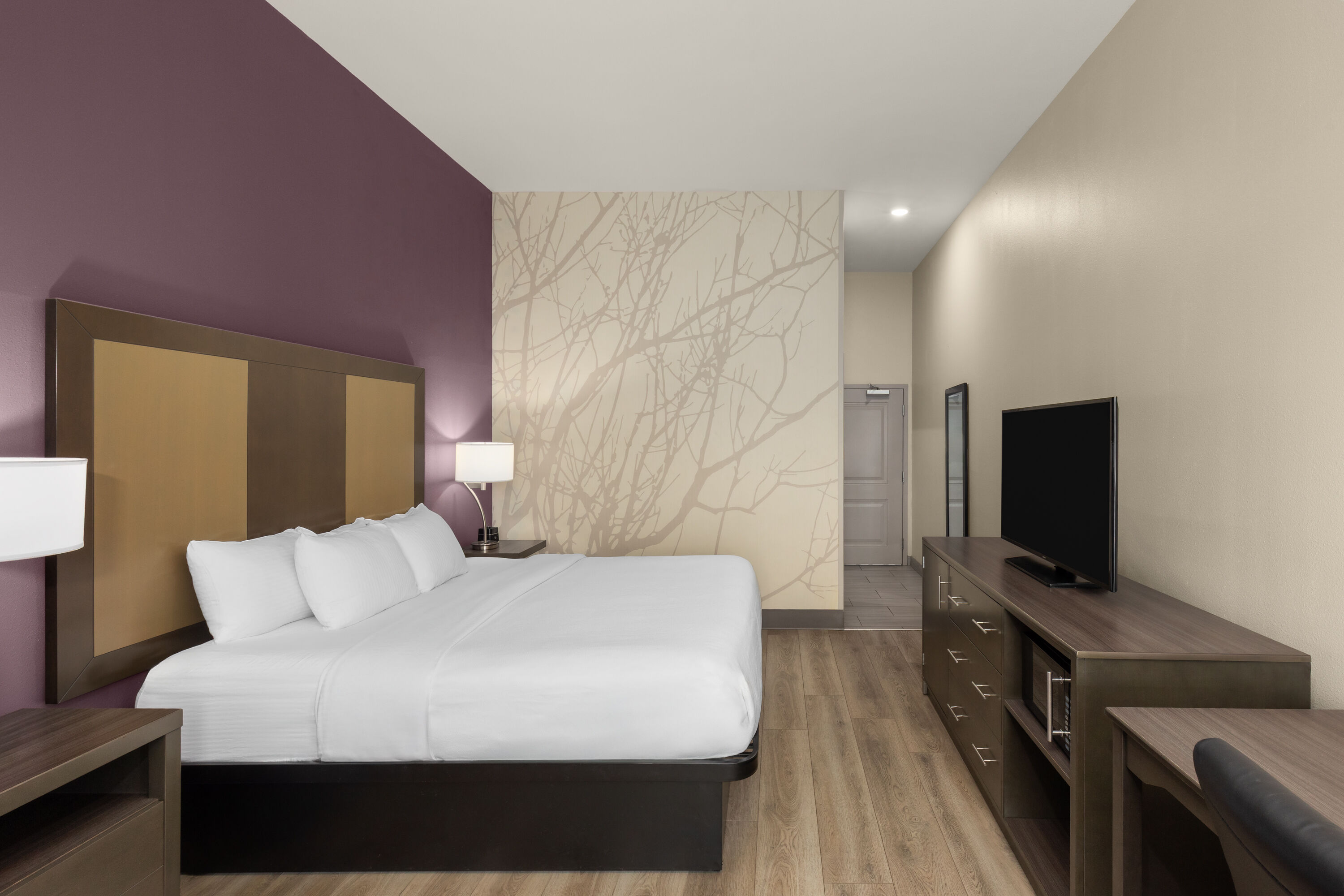 Guest room at the La Quinta Inn & Suites by Wyndham Chattanooga - Lookout Mtn in Chattanooga, Tennessee