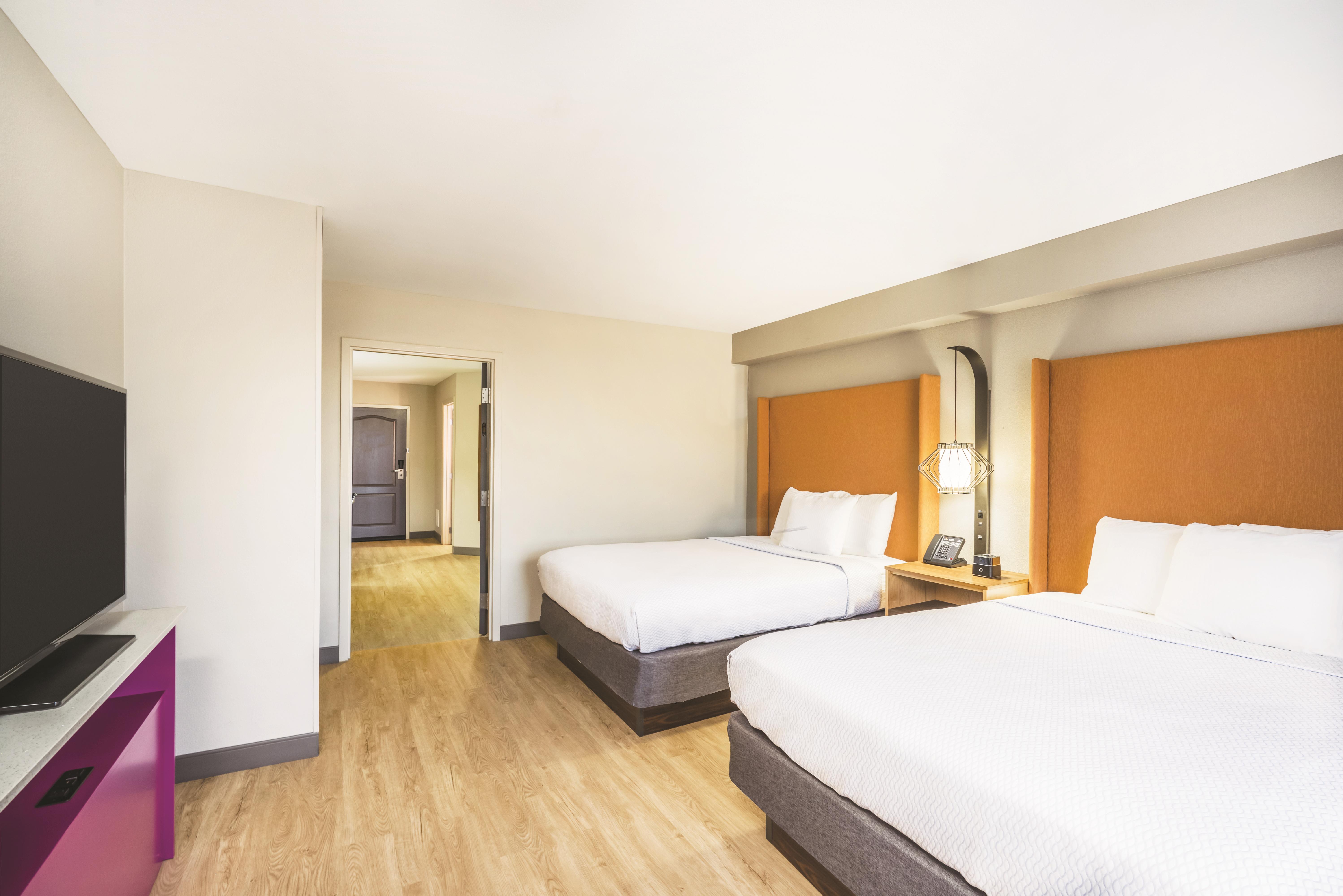 La Quinta Inn & Suites by Wyndham Chattanooga-Hamilton Place suite in Chattanooga, Tennessee